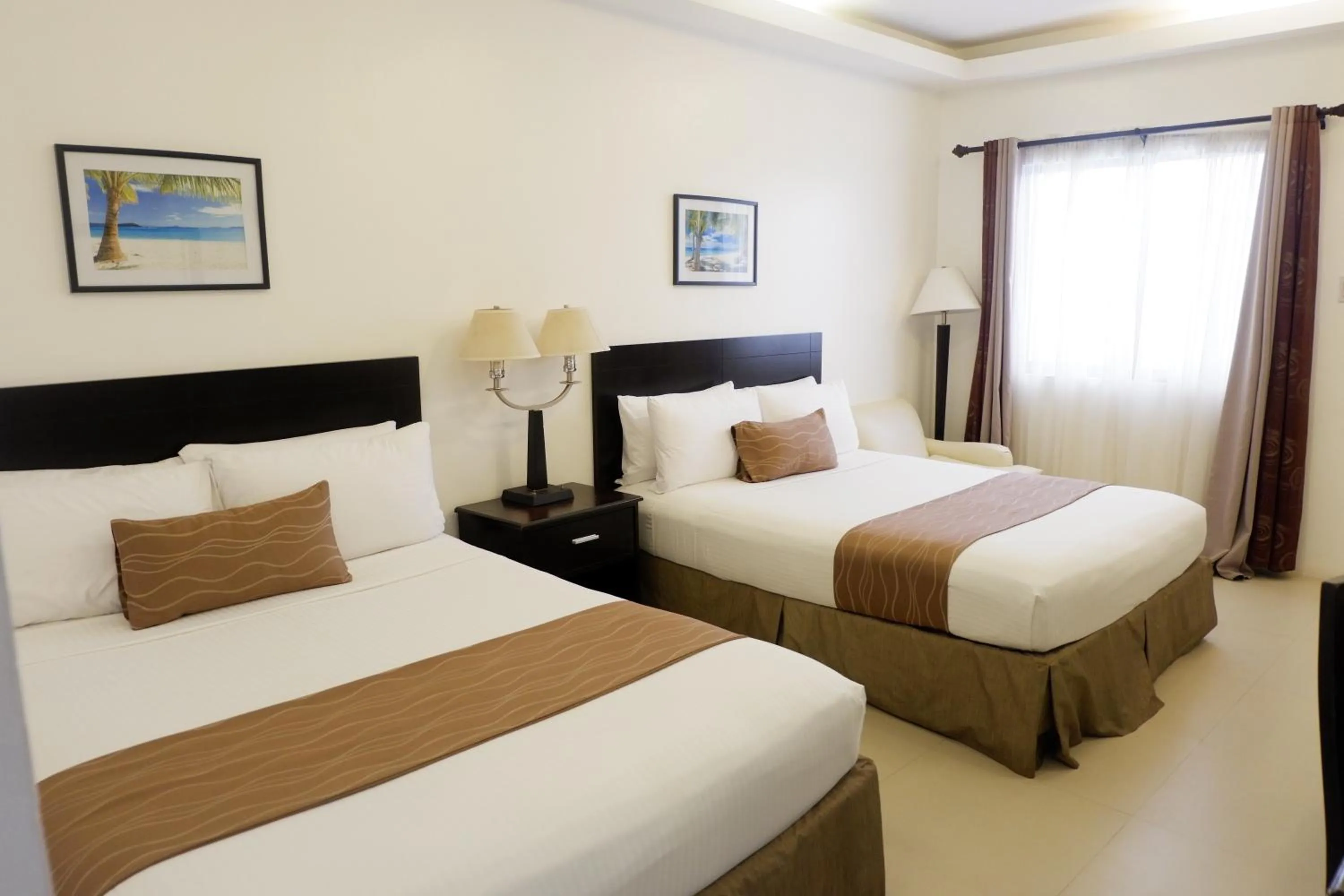 Bed in Chateau De Boracay