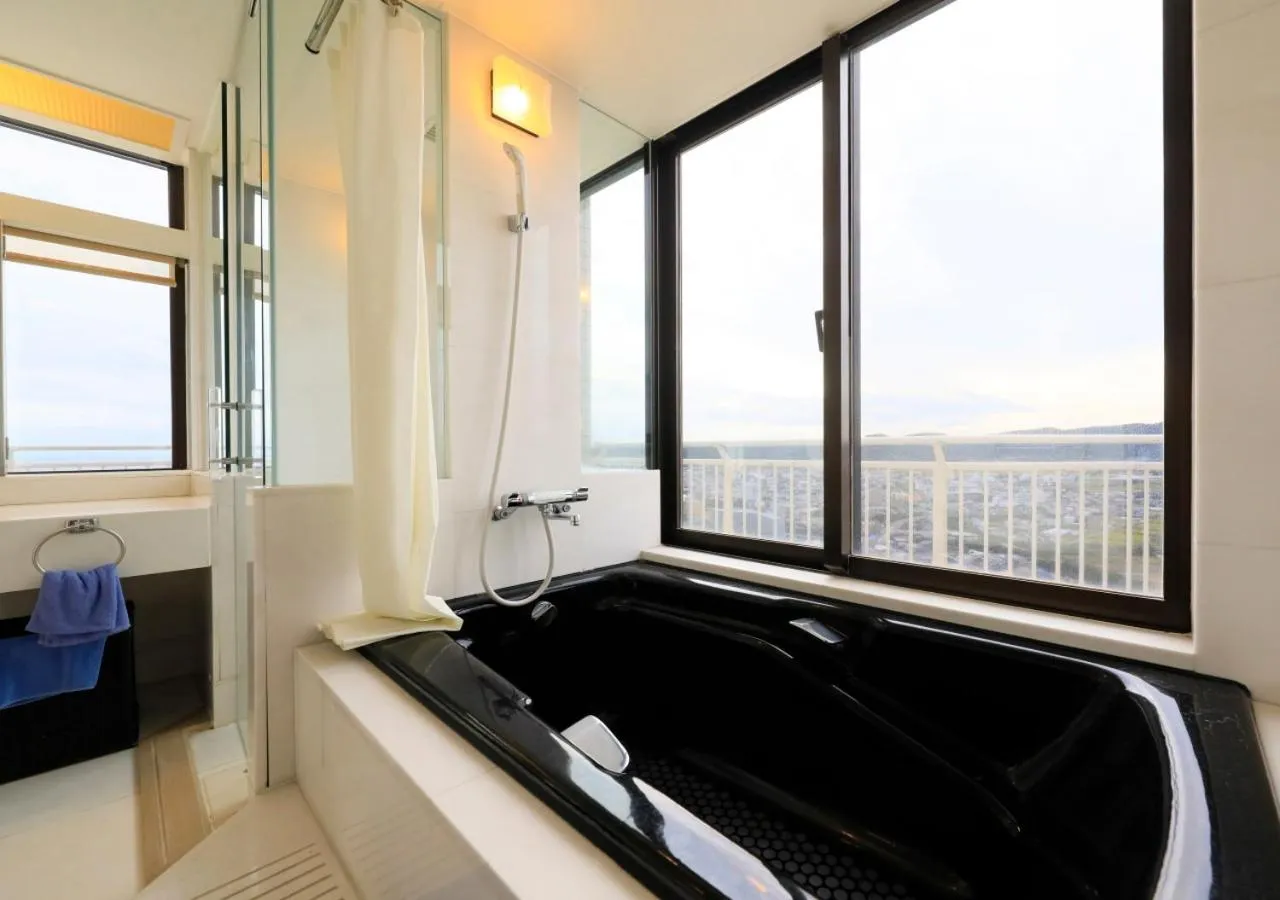 Shower in Kamogawa Grand Tower