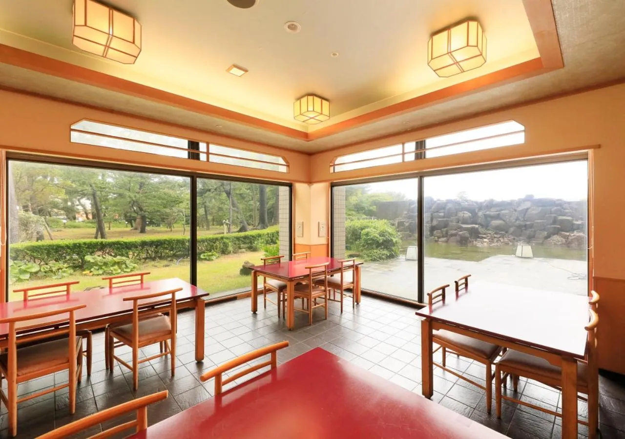 Restaurant/places to eat in Kamogawa Grand Tower