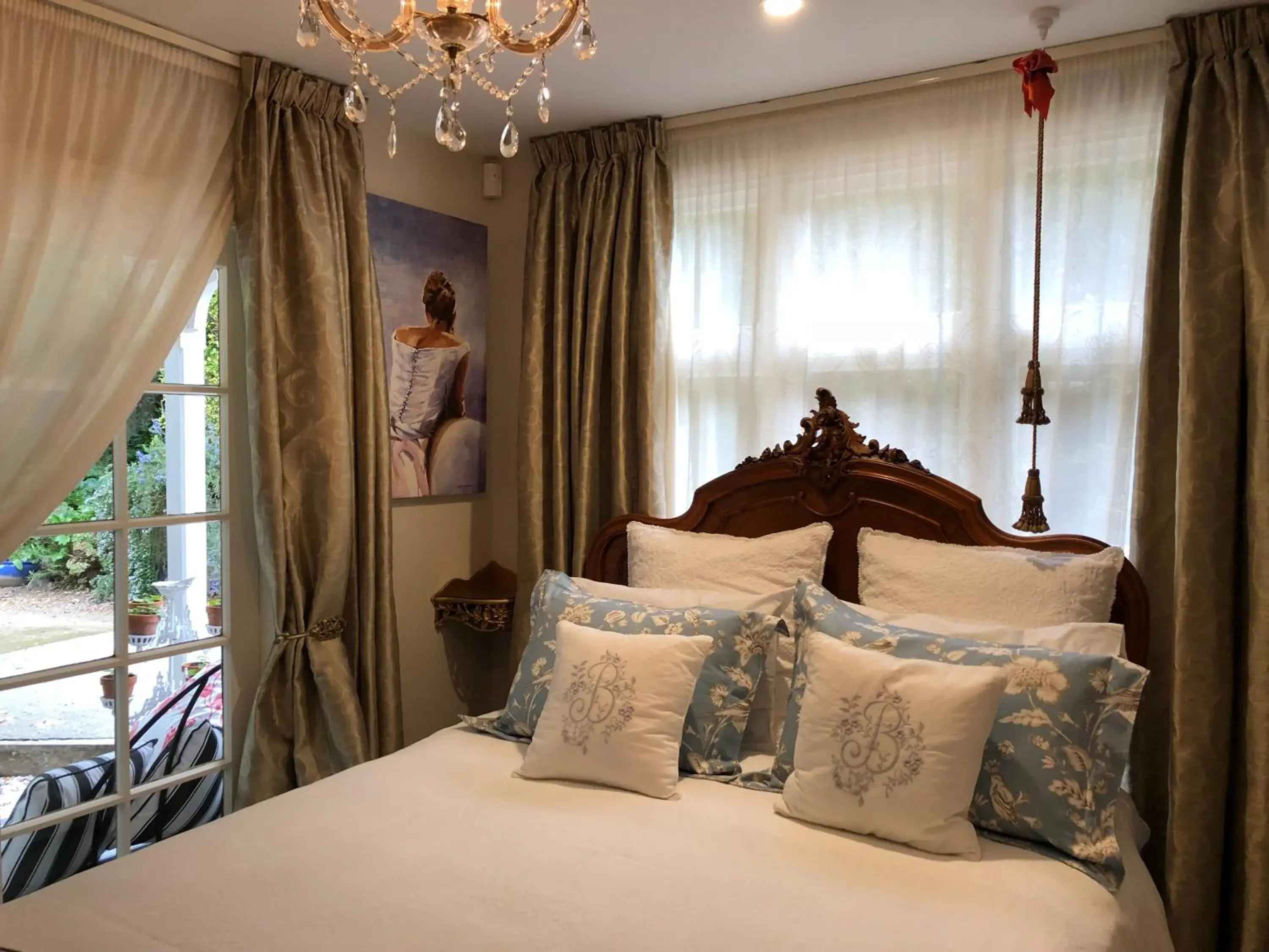 Deluxe Double Room with Shower in Beaufort House Akaroa Deluxe Double Room with Shower in Beaufort House Akaroa