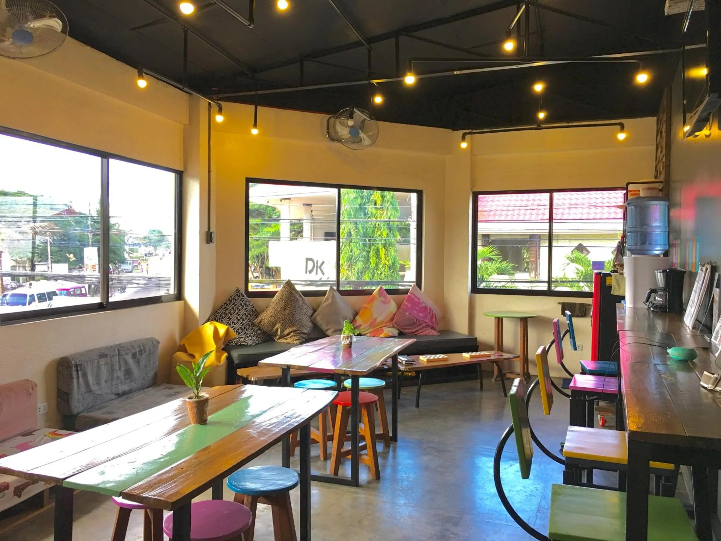 Communal lounge/ TV room in Moon Fools Hostel