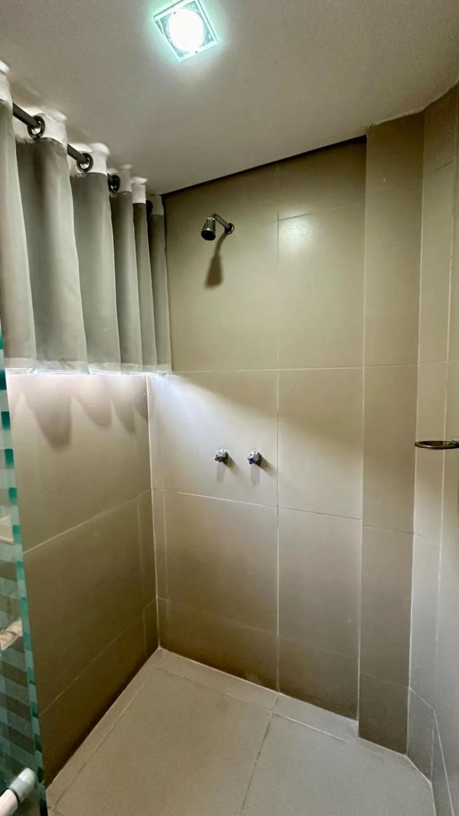 Shower in Scenarium Hotel