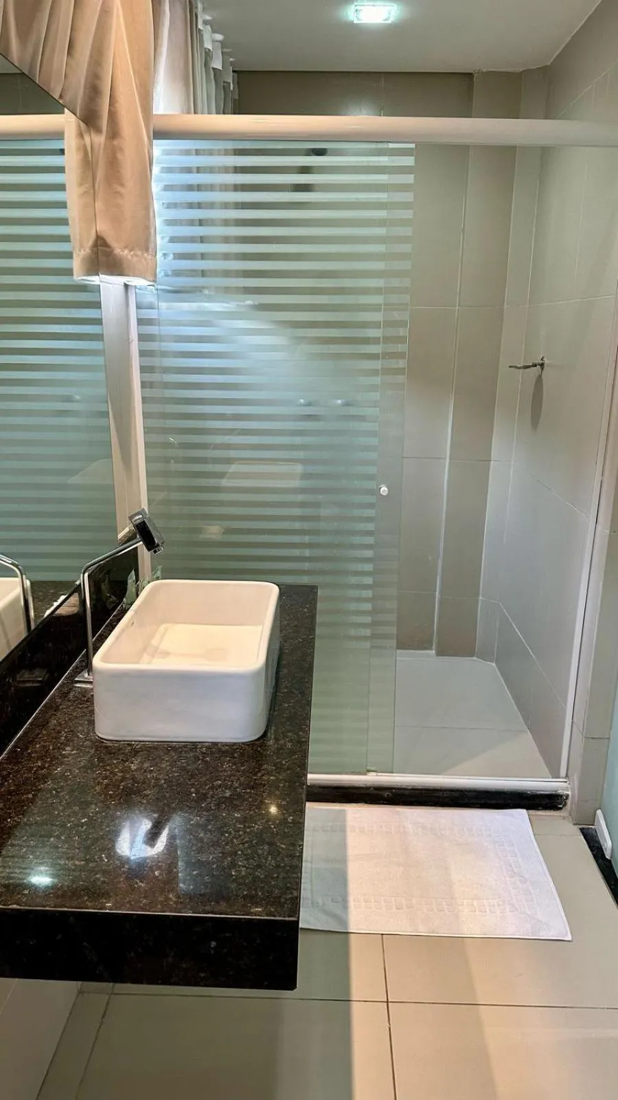 Shower in Scenarium Hotel