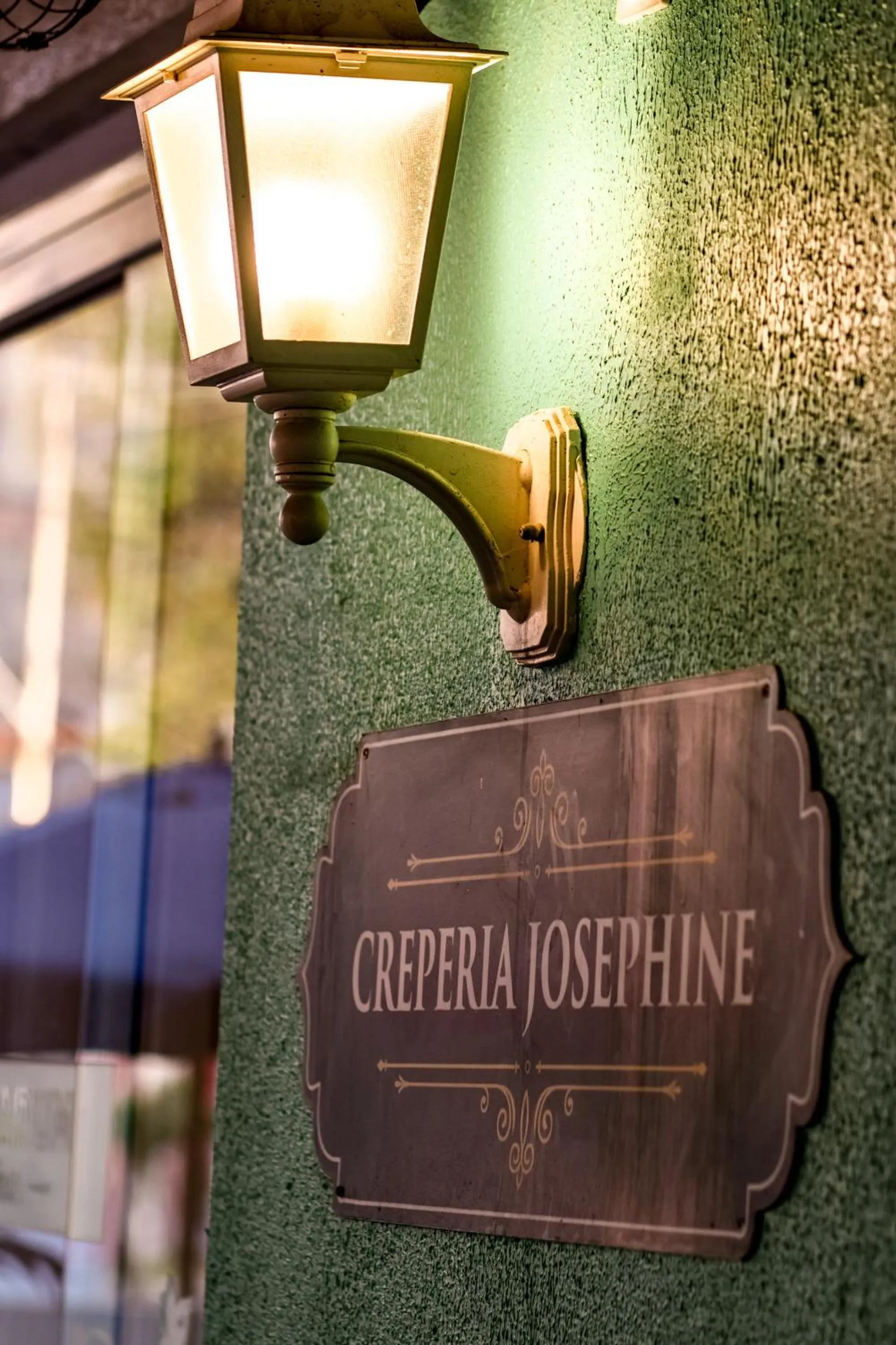 Restaurant/places to eat in Scenarium Hotel