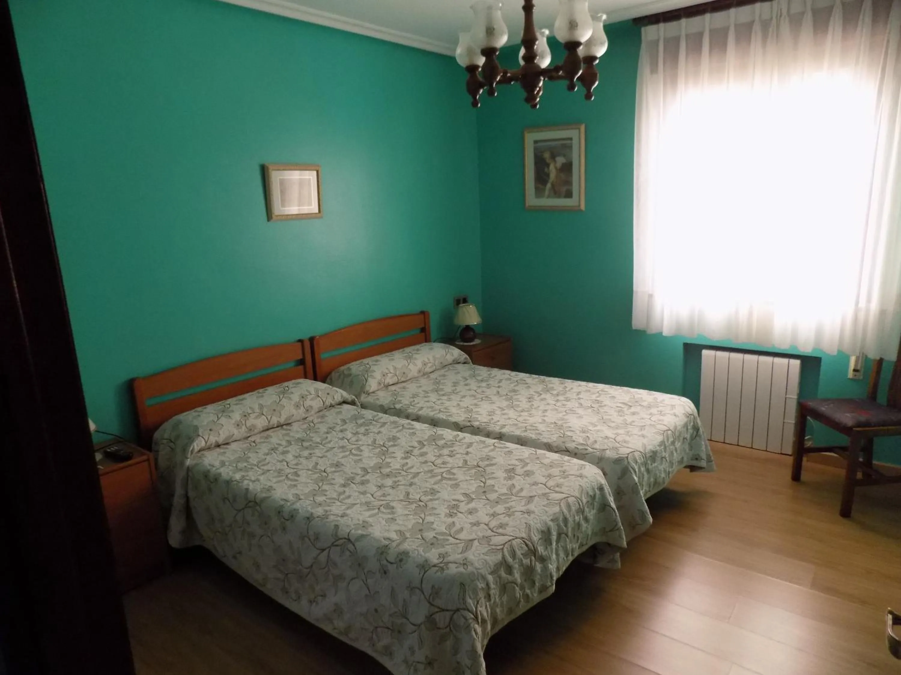 Photo of the whole room, Bed in Hotel Imperial