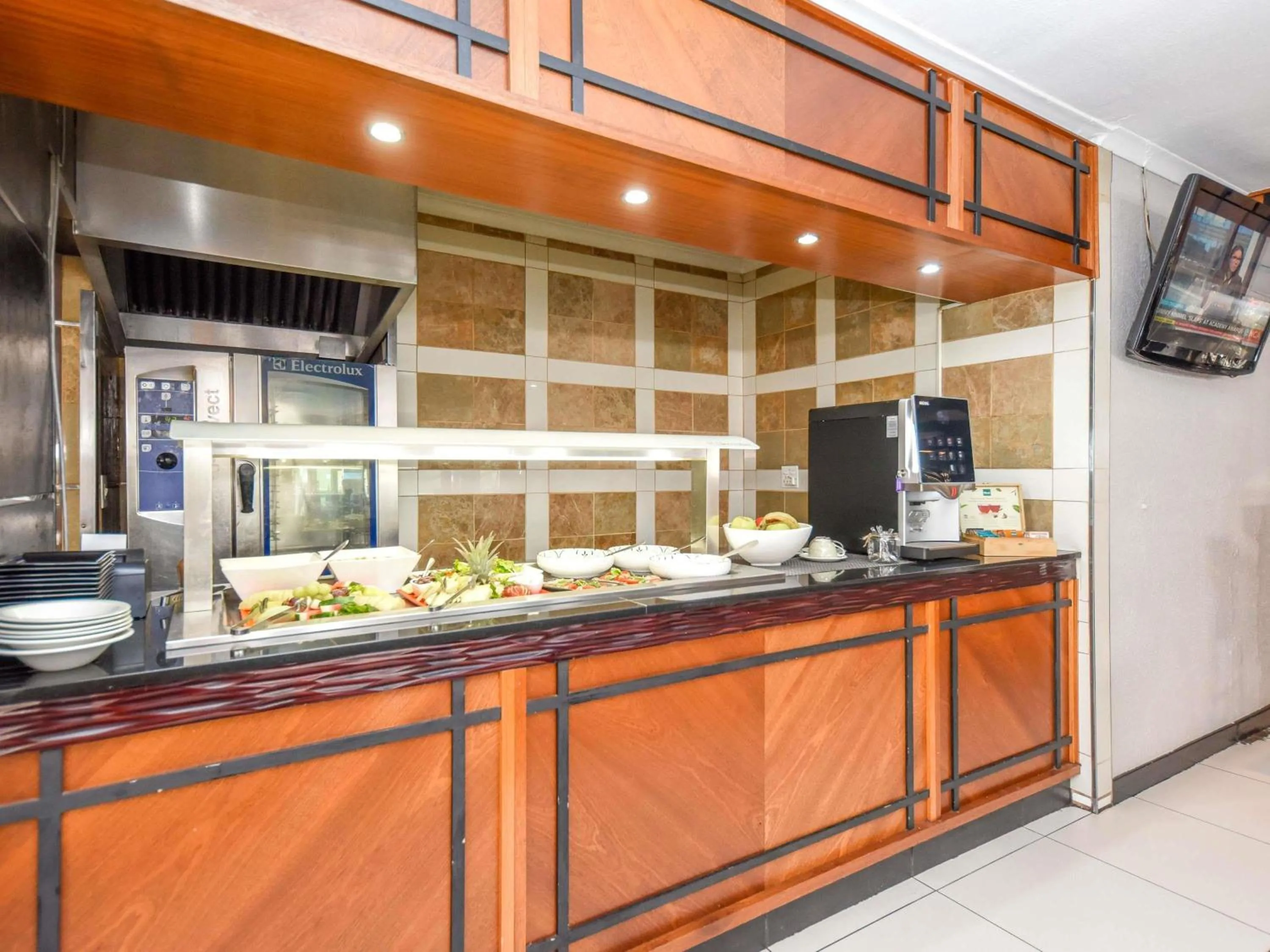 Restaurant/places to eat in Mercure Hotel Bedfordview