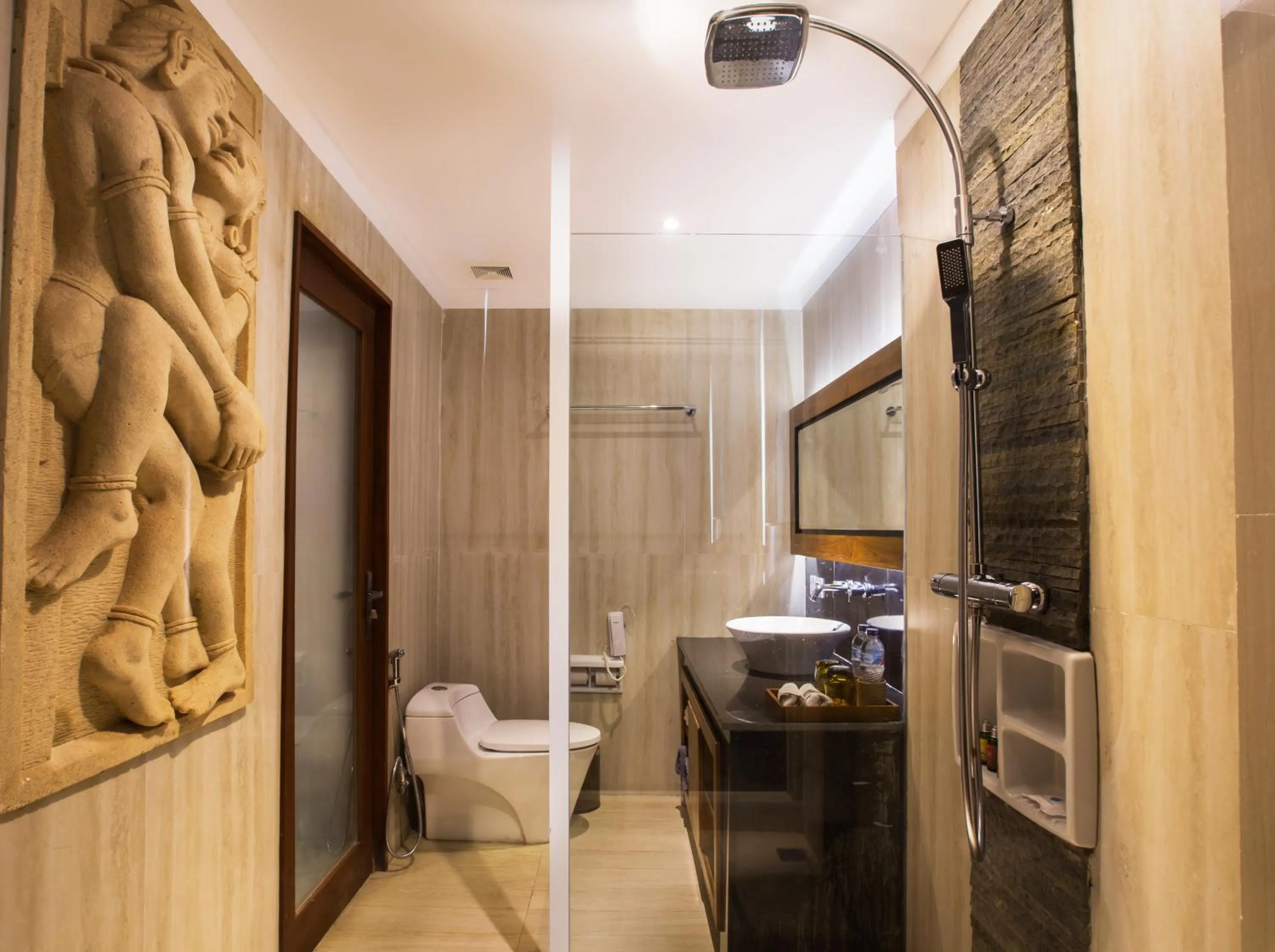 Toilet in The Leaf Jimbaran