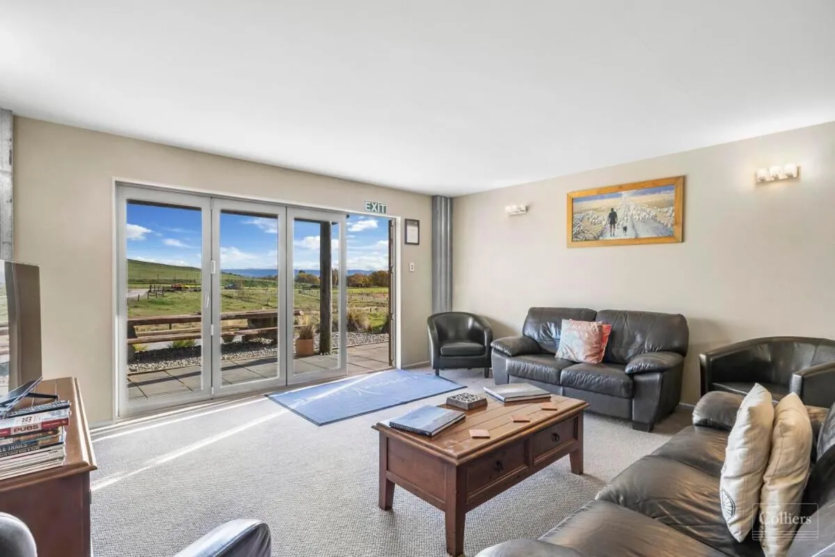 King Room - single occupancy - Disability Access in Tussock Lodge Waipiata