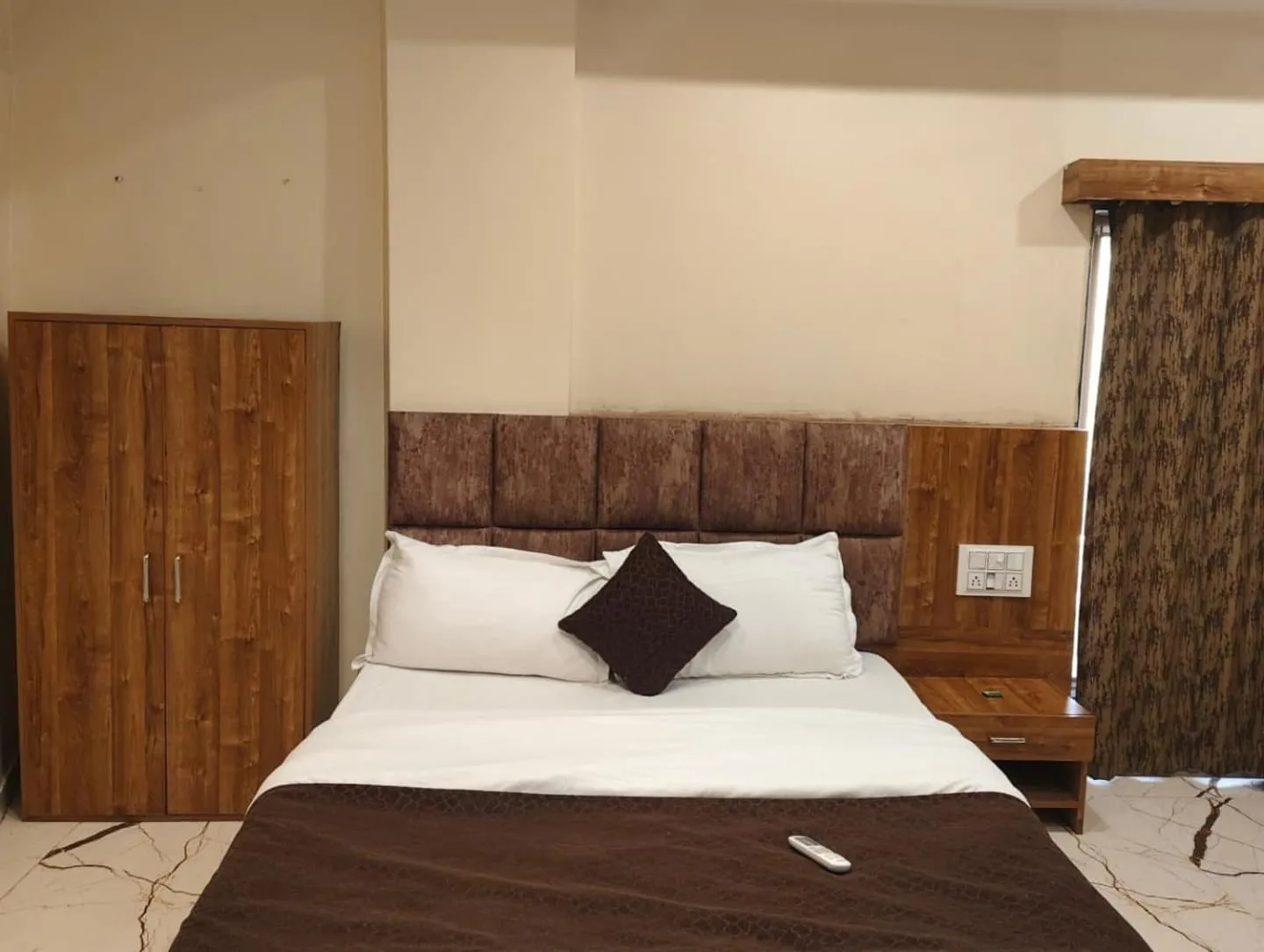 Bed in Hotel Signature