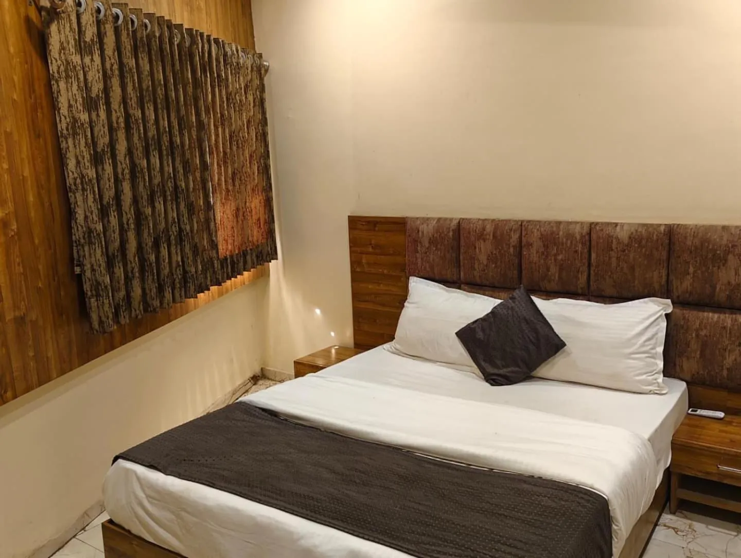 Bed in Hotel Signature
