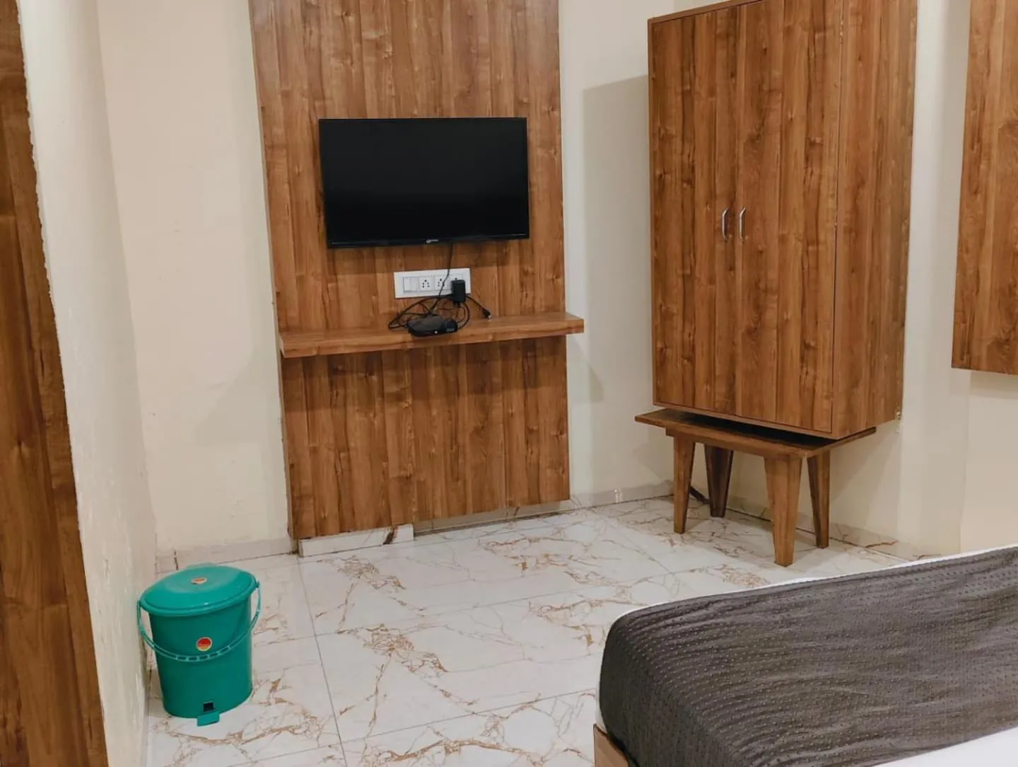Bed in Hotel Signature