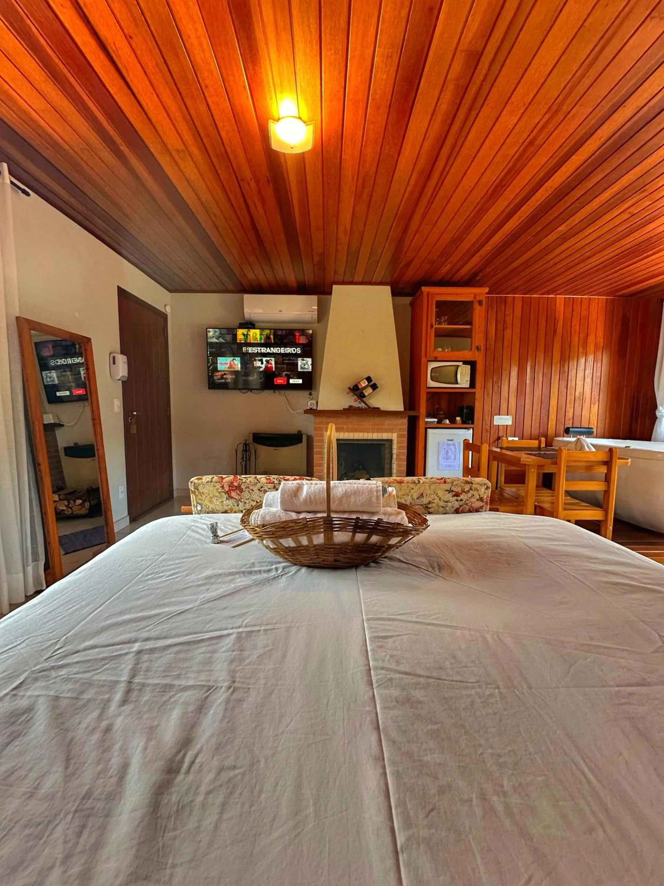 TV and multimedia, Bed in Chalés Leopoldo em Monte Verde