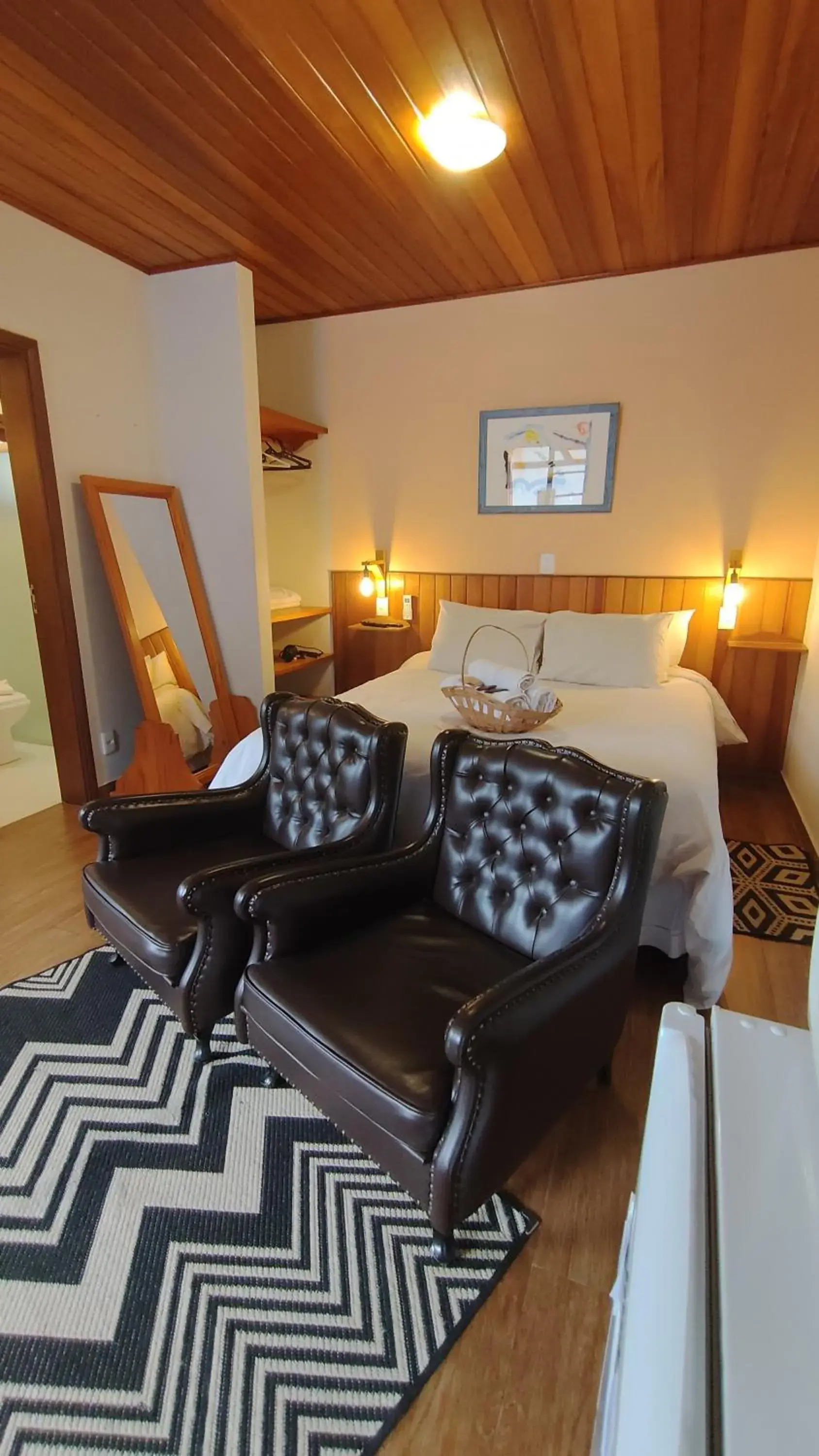 Queen Room with Spa Bath in Chalés Leopoldo em Monte Verde Queen Room with Spa Bath in Chalés Leopoldo em Monte Verde