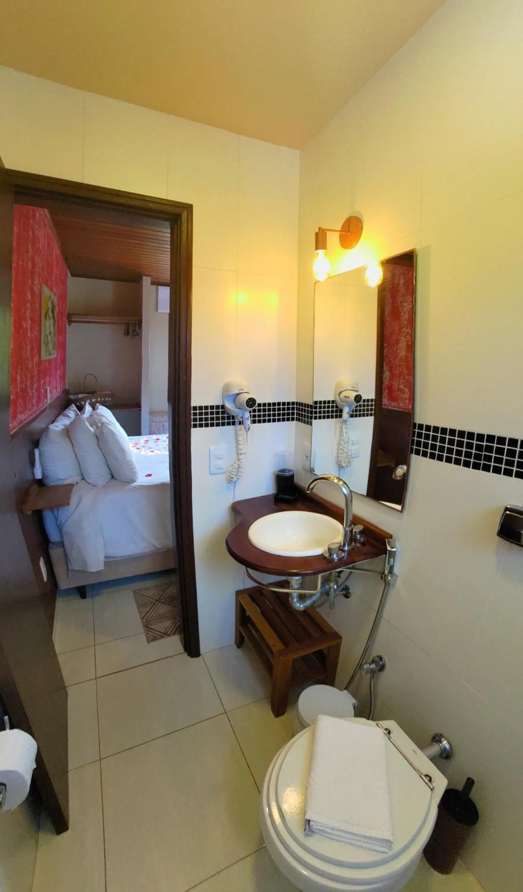 Toilet, Bed in Chalés Leopoldo em Monte Verde