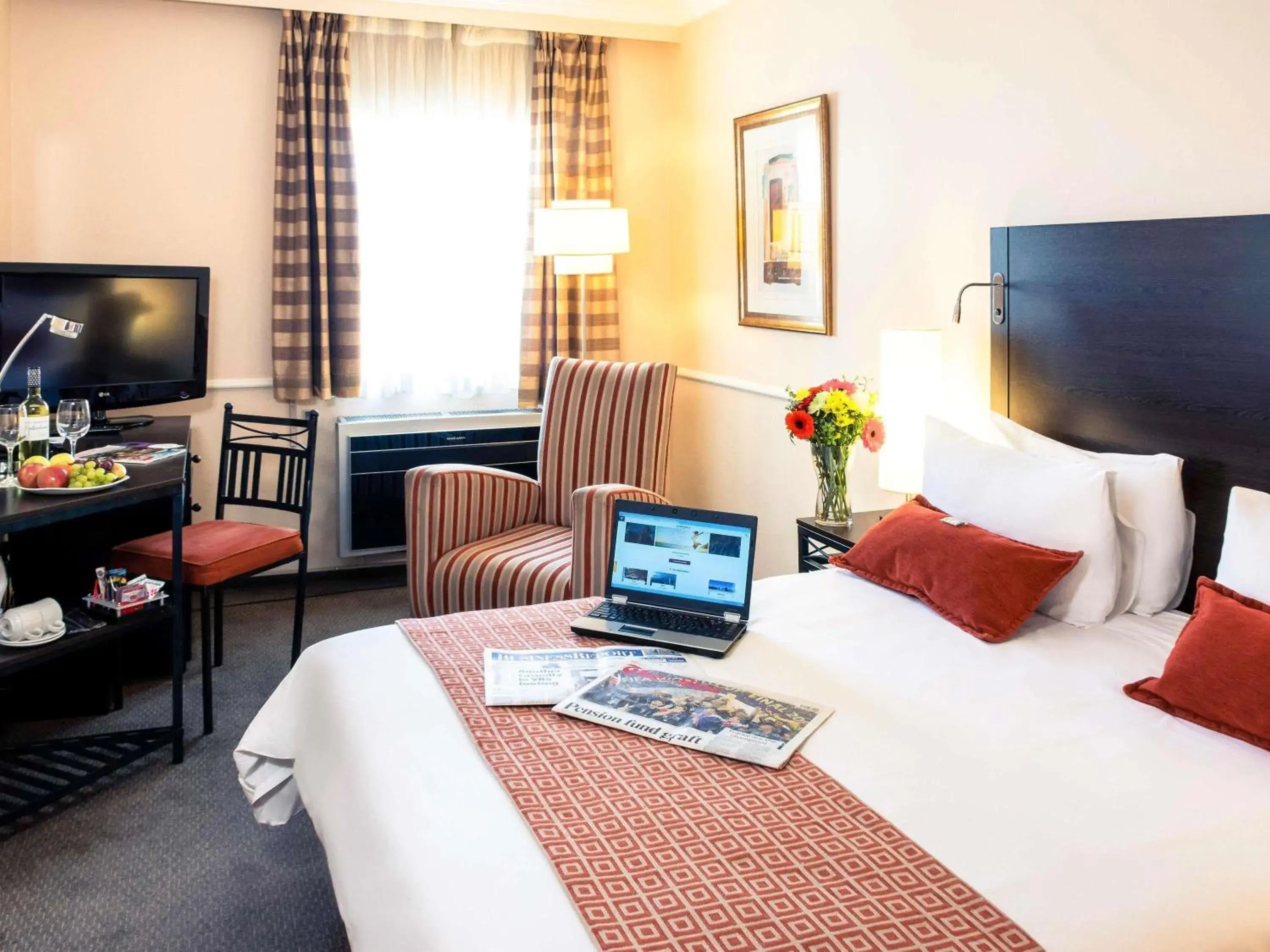 Standard Double Room in Mercure Johannesburg Midrand Standard Double Room in Mercure Johannesburg Midrand