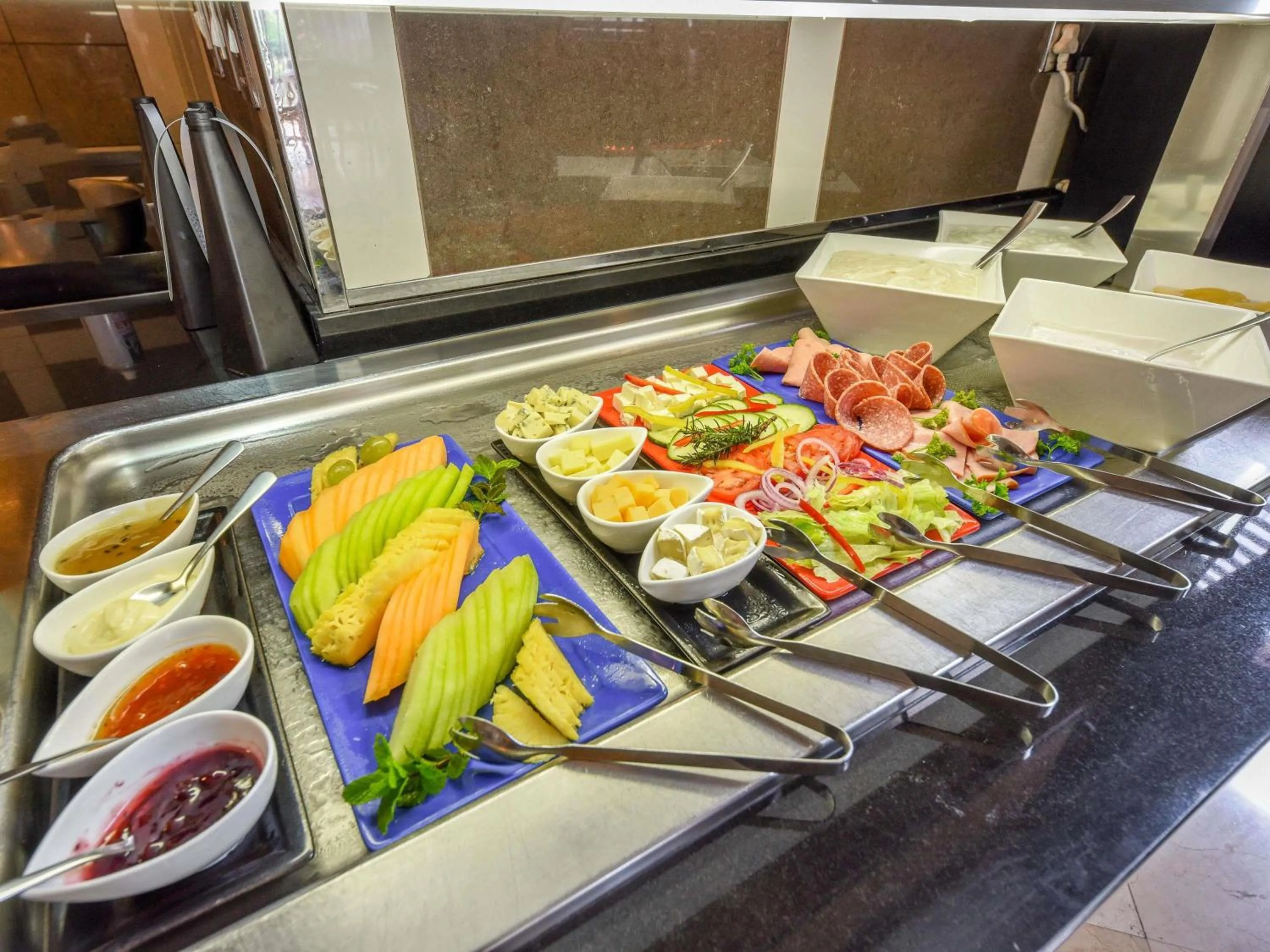 Restaurant/places to eat in Mercure Johannesburg Midrand