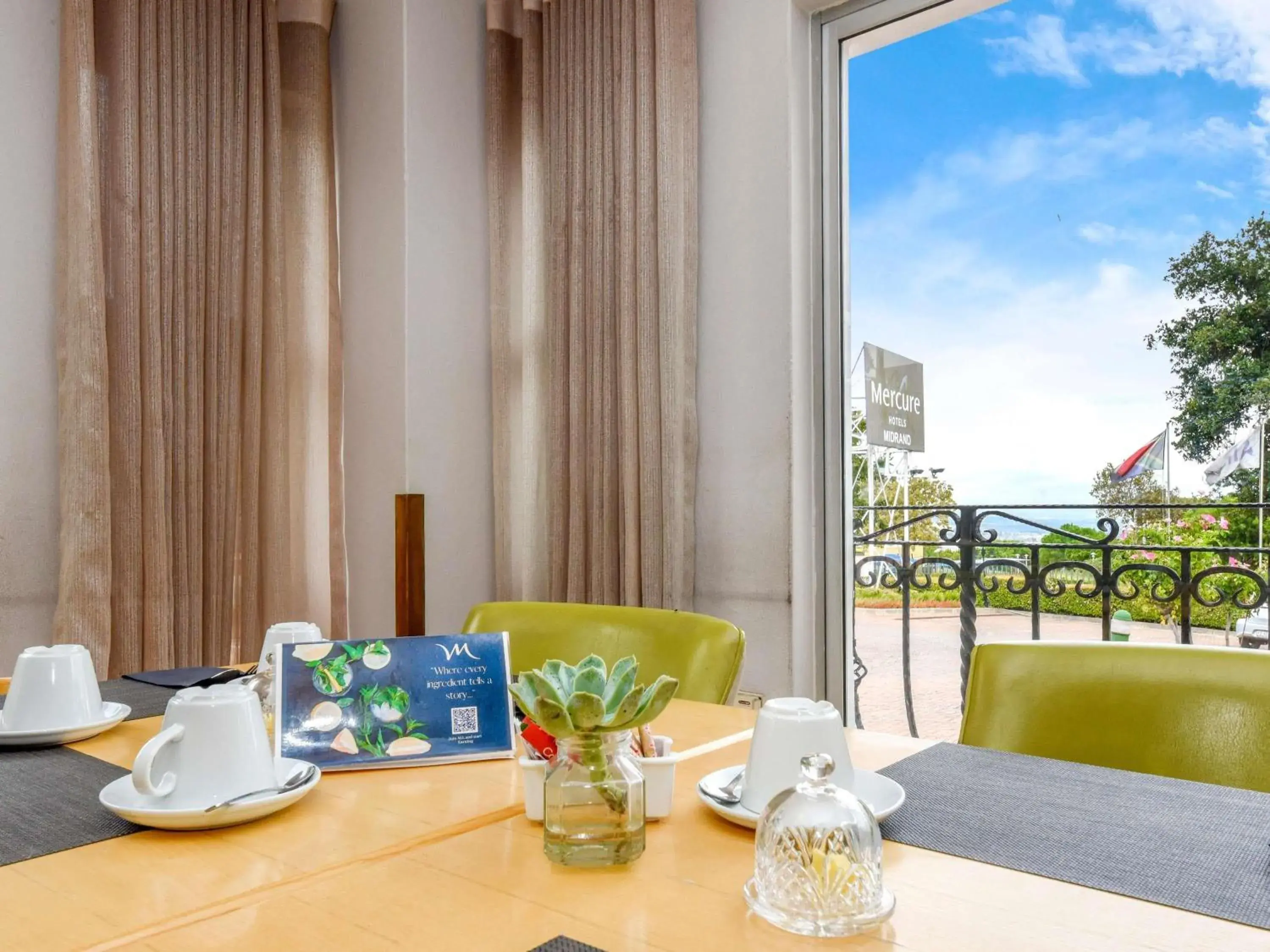 Restaurant/places to eat in Mercure Johannesburg Midrand Restaurant/places to eat in Mercure Johannesburg Midrand