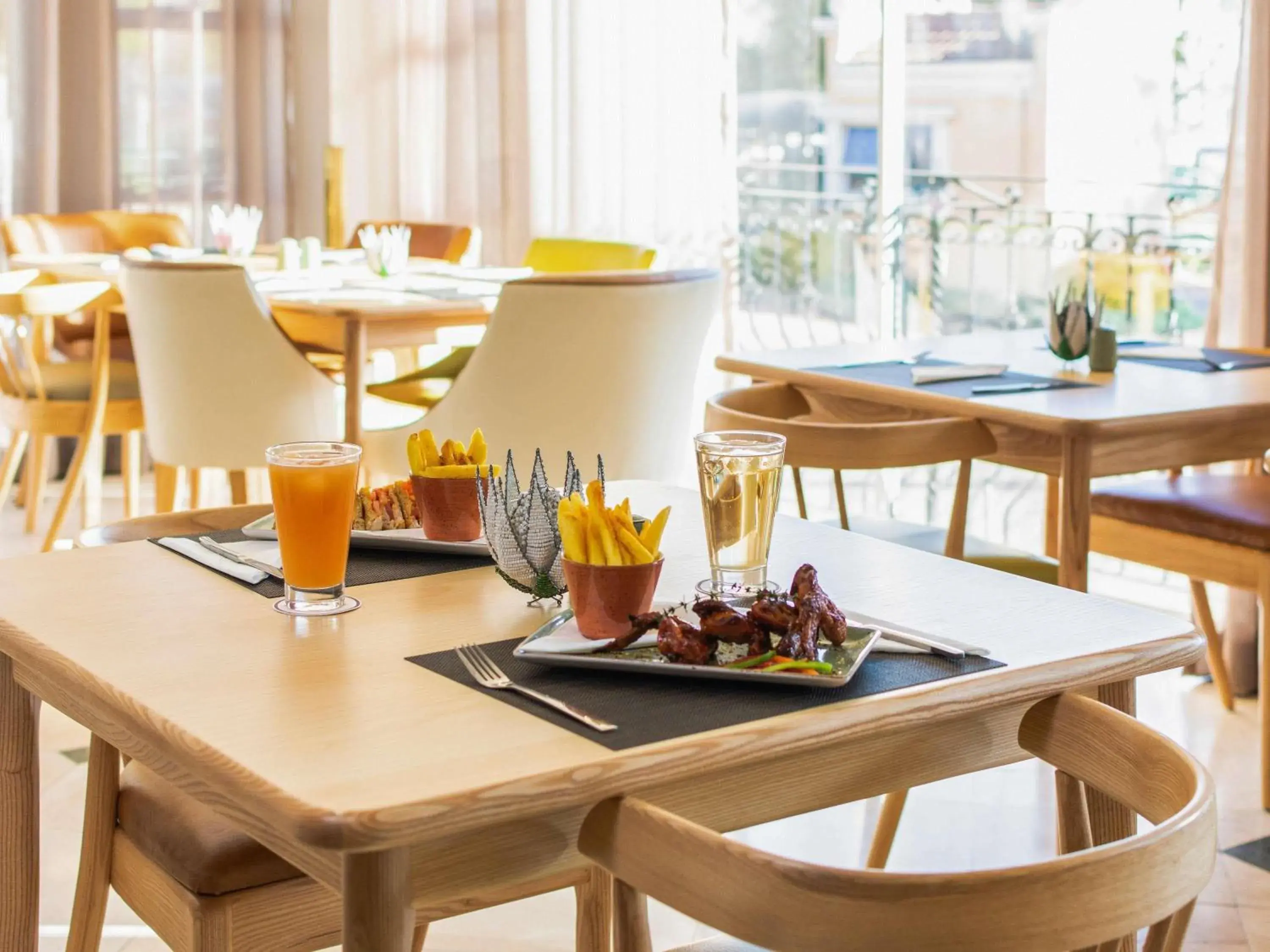 Restaurant/places to eat in Mercure Johannesburg Midrand Restaurant/places to eat in Mercure Johannesburg Midrand