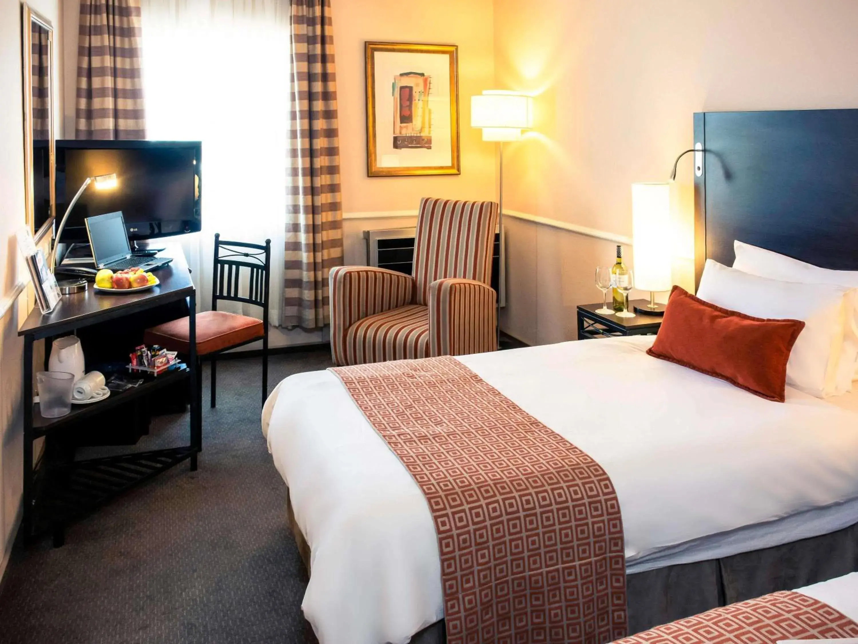 Bedroom, Bed in Mercure Johannesburg Midrand Bedroom, Bed in Mercure Johannesburg Midrand