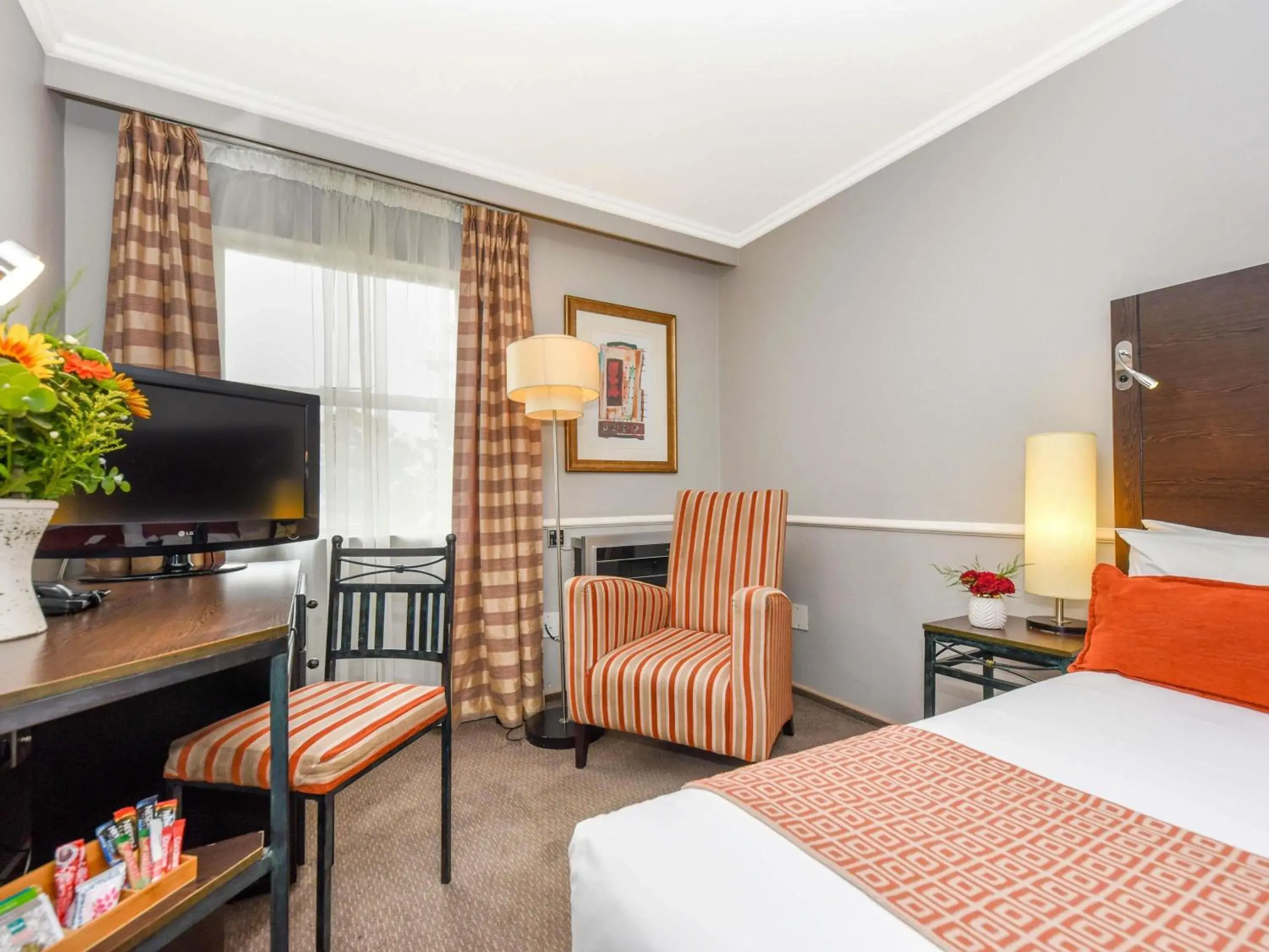 Bedroom, Bed in Mercure Johannesburg Midrand Bedroom, Bed in Mercure Johannesburg Midrand