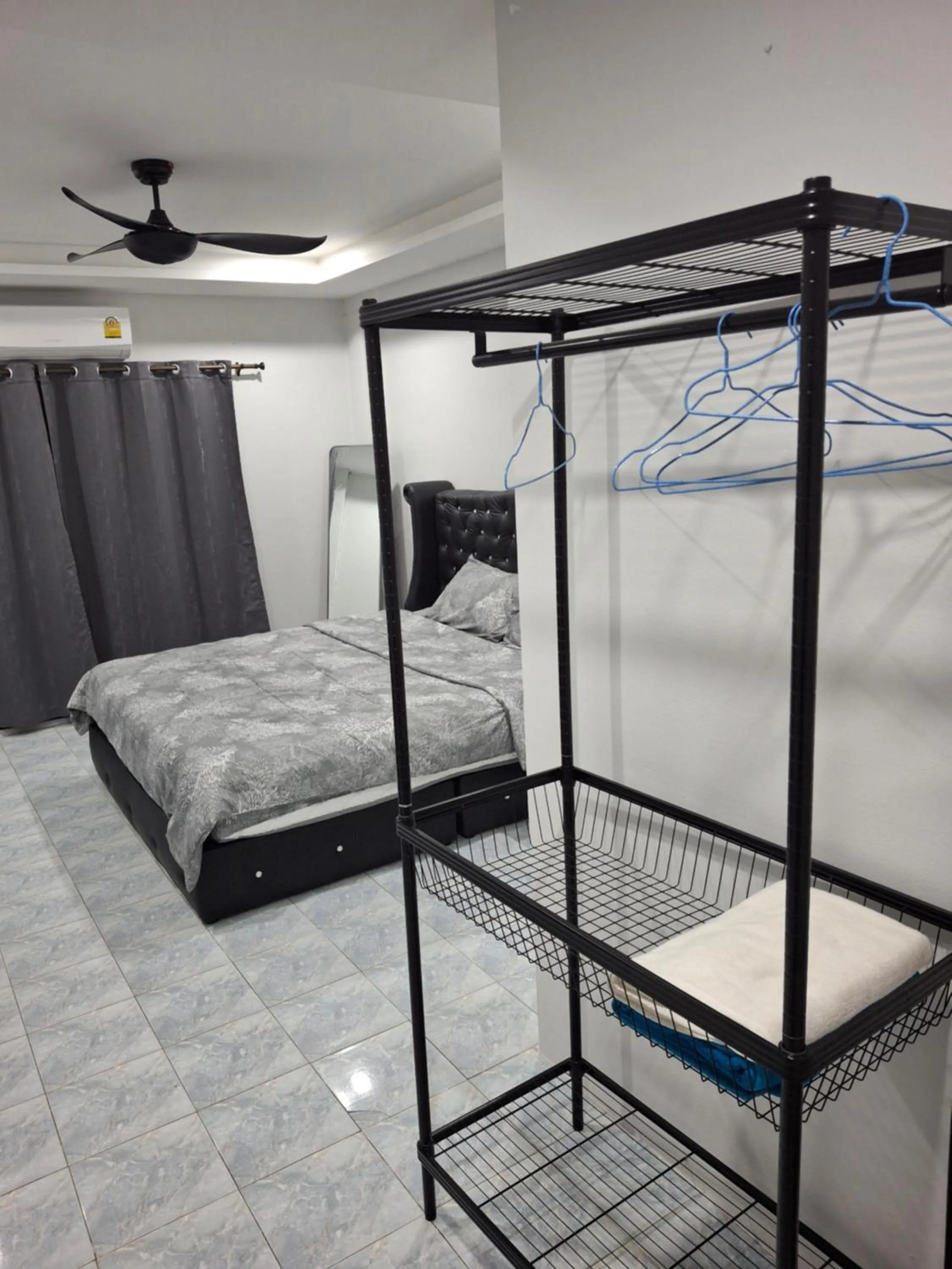 Photo of the whole room, Bed in Traveller's Rest Sports Bar