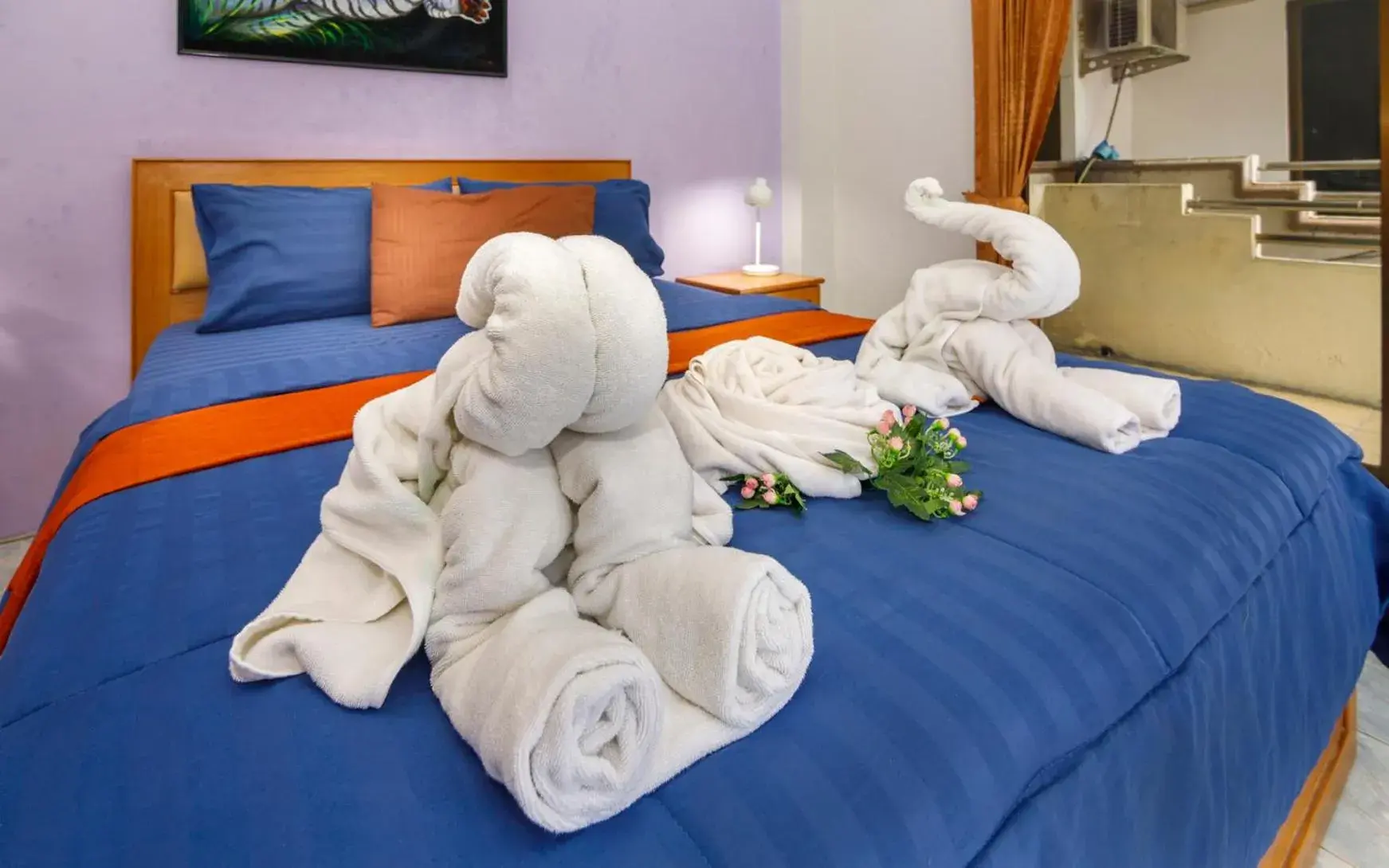 Deluxe Double Room with Balcony in Traveller's Rest Sports Bar Deluxe Double Room with Balcony in Traveller's Rest Sports Bar