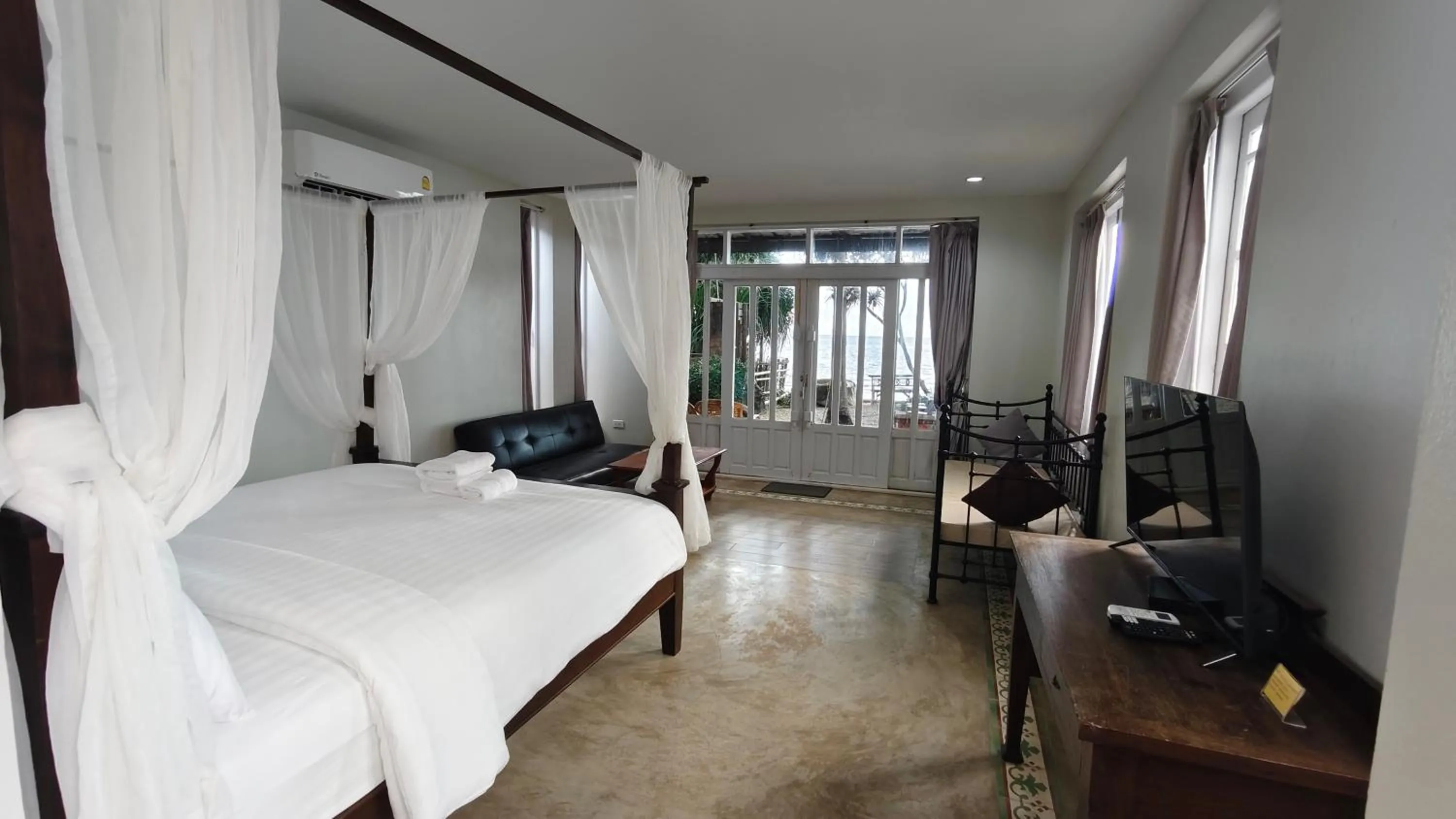 Bedroom, Bed in Baan Toom Village and Resort