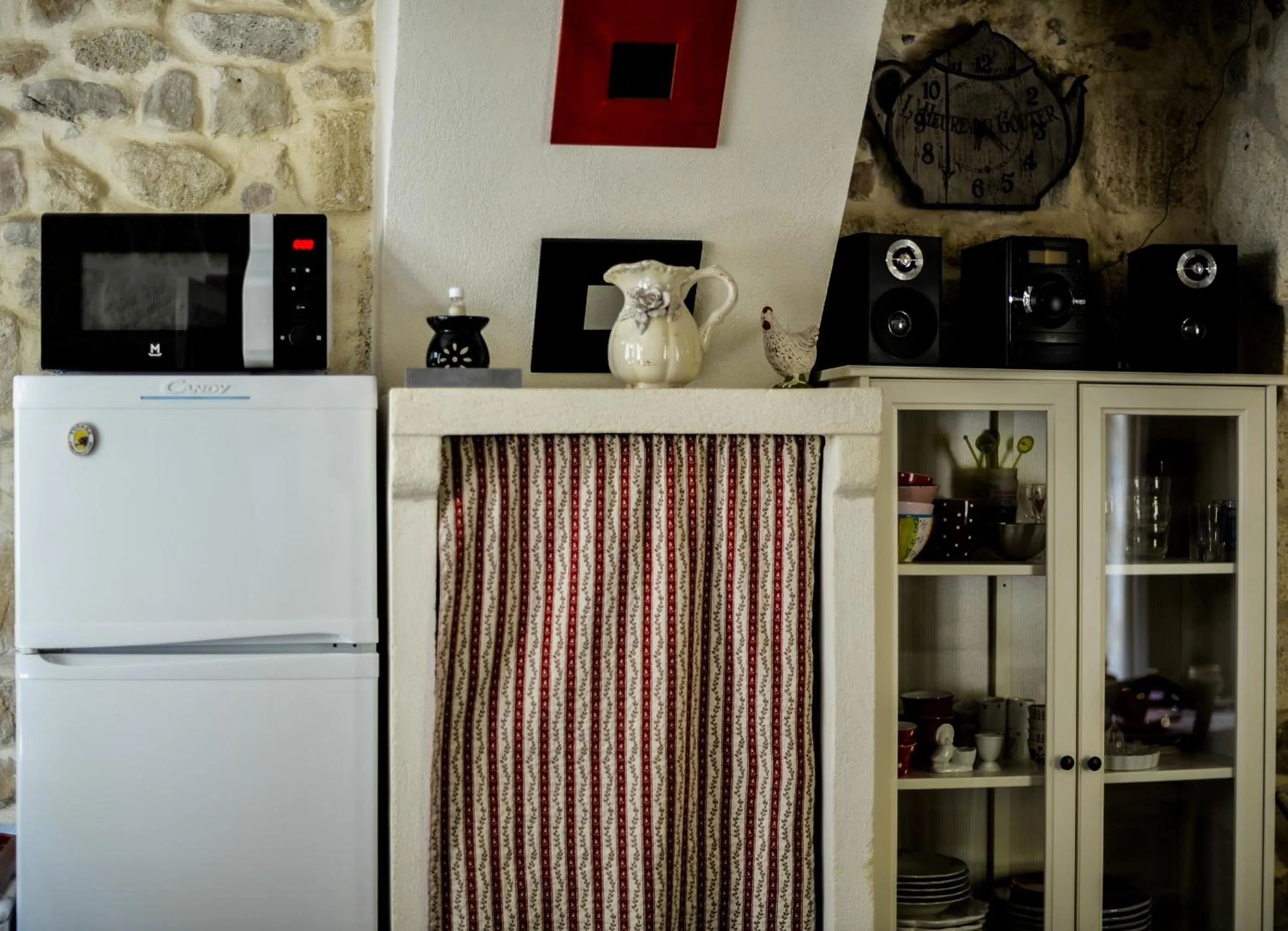 Decorative detail in Le Duplex de Lapparan