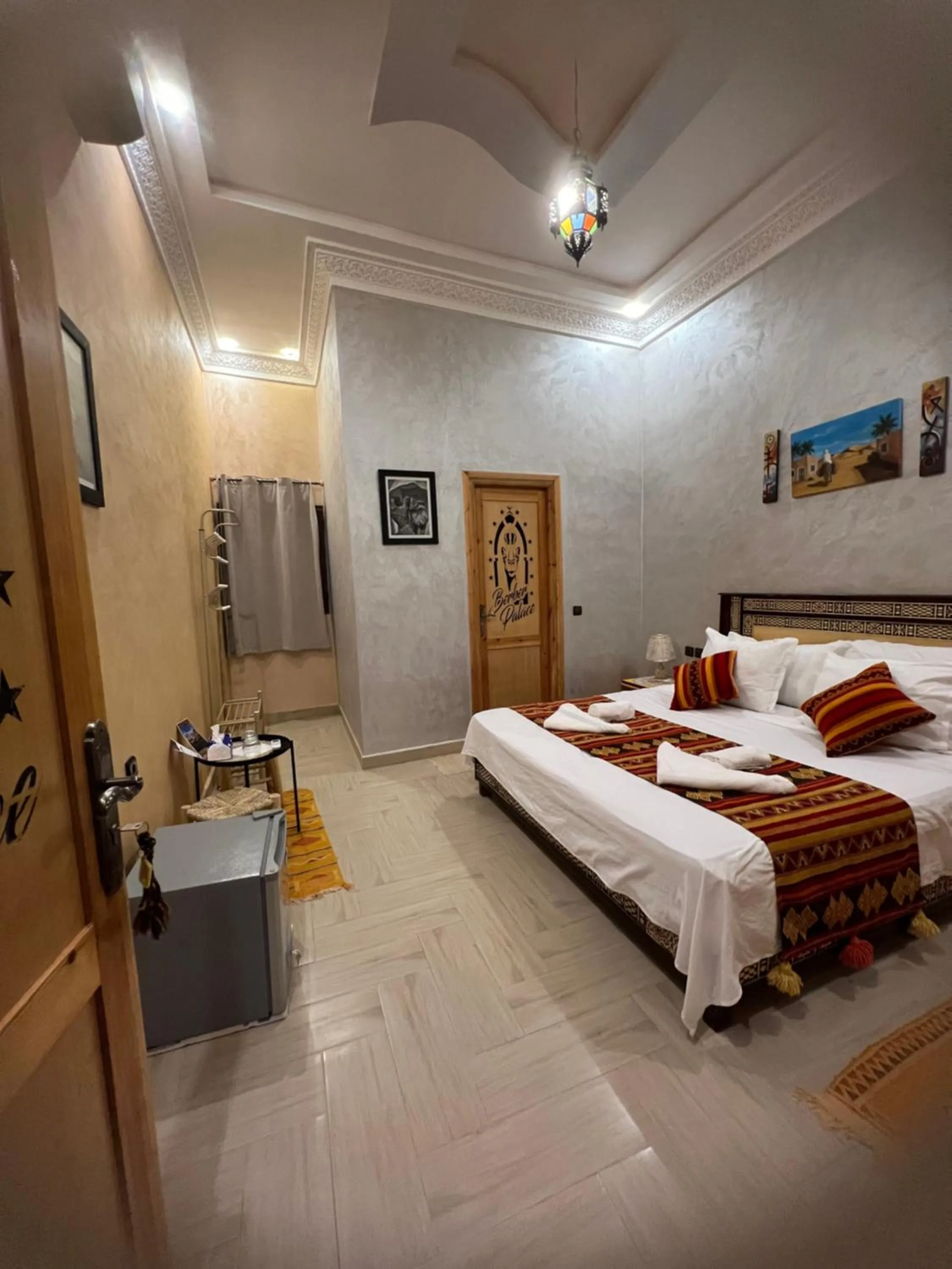 Property building, Bed in Hotel Berber Palace Merzouga