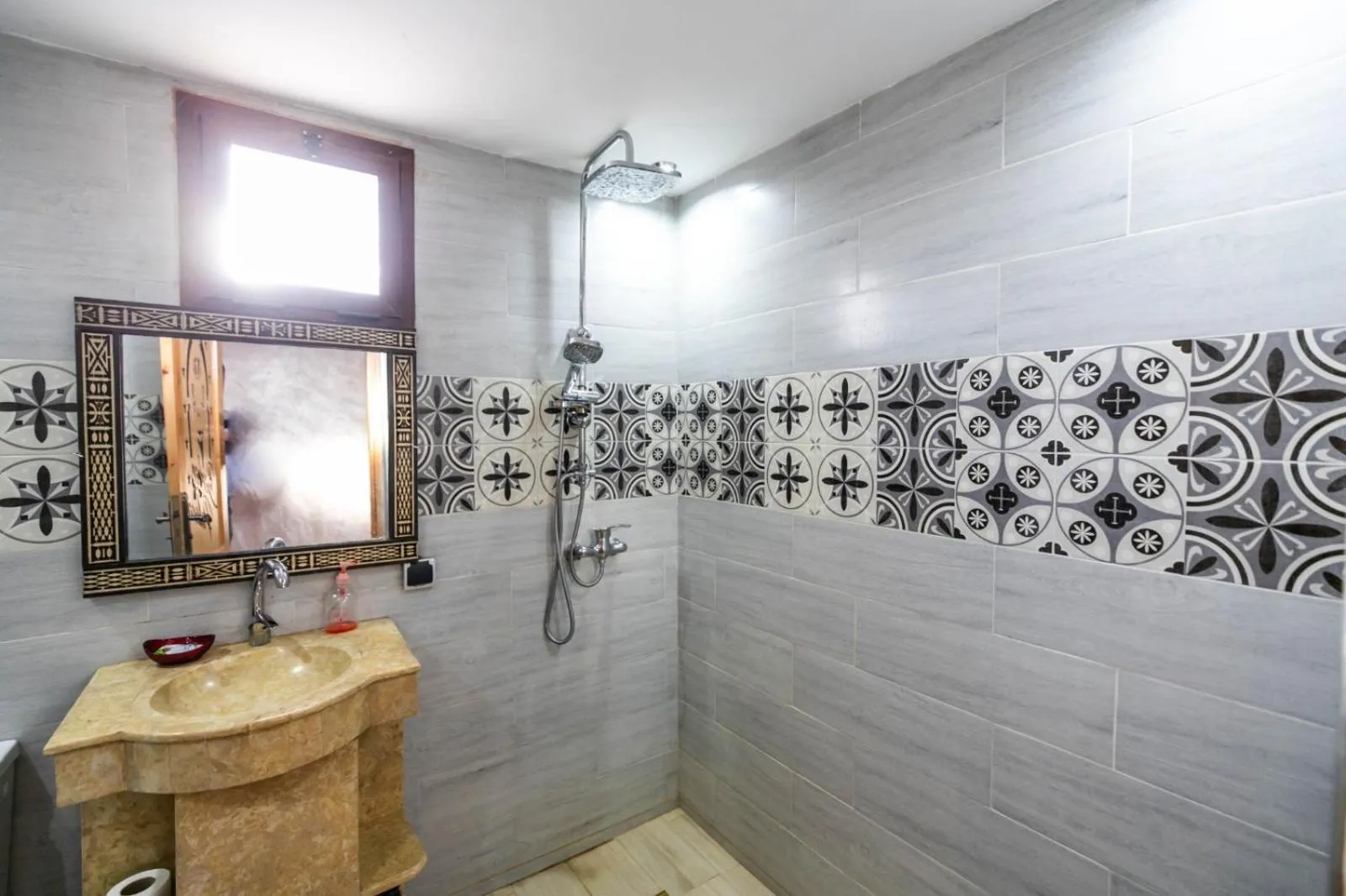 Shower in Hotel Berber Palace Merzouga