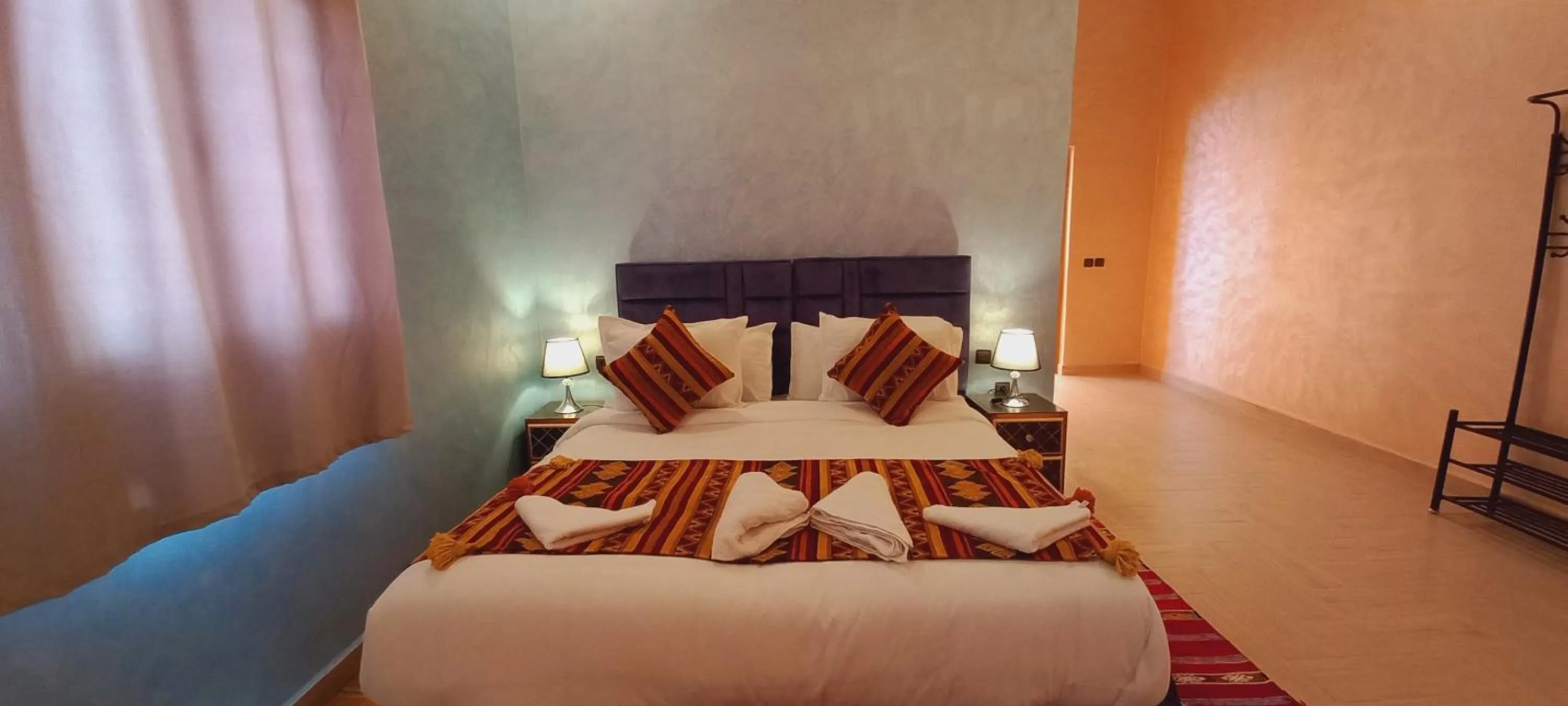 Property building, Bed in Hotel Berber Palace Merzouga