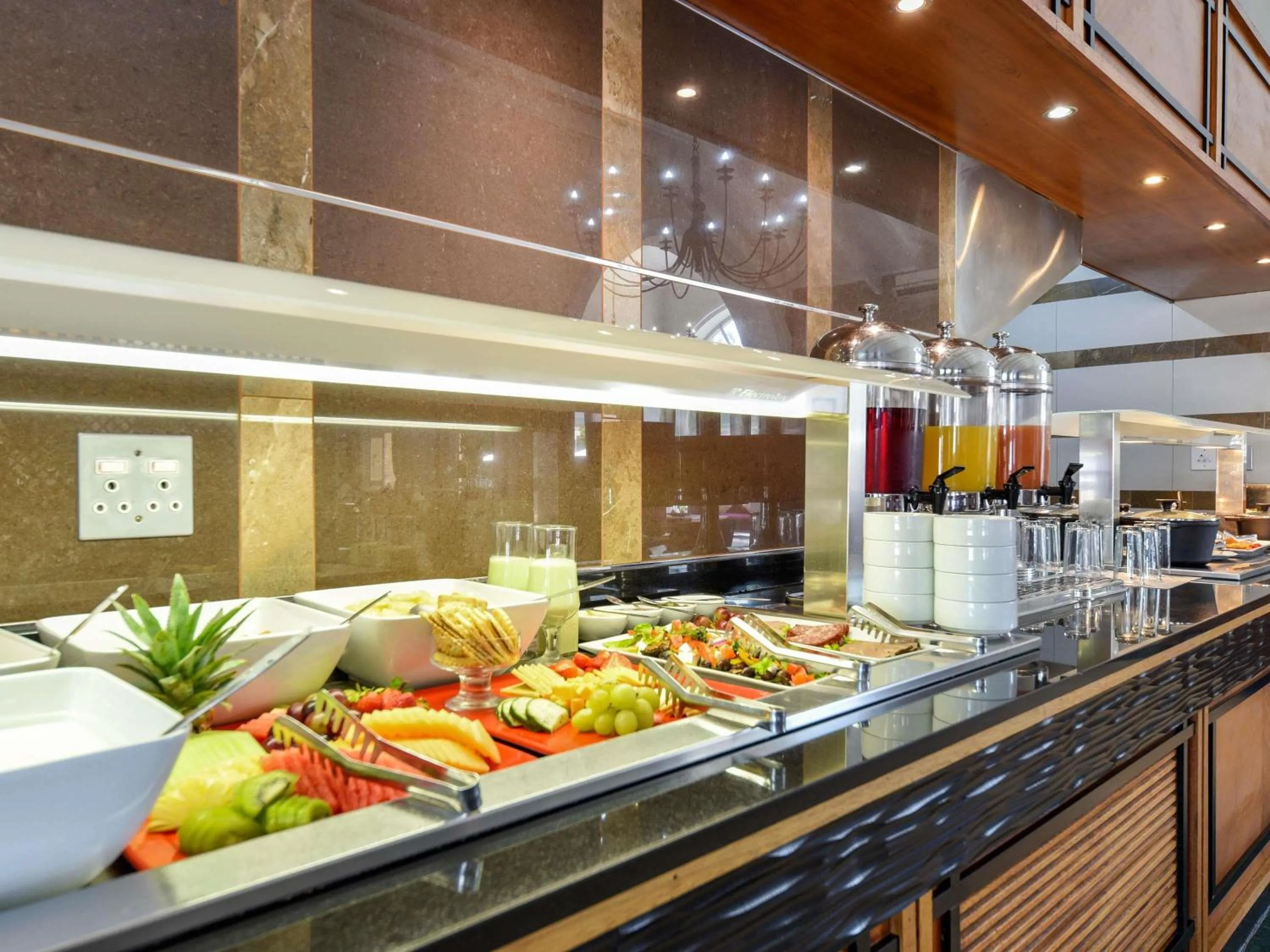 Restaurant/places to eat in Mercure Johannesburg Randburg