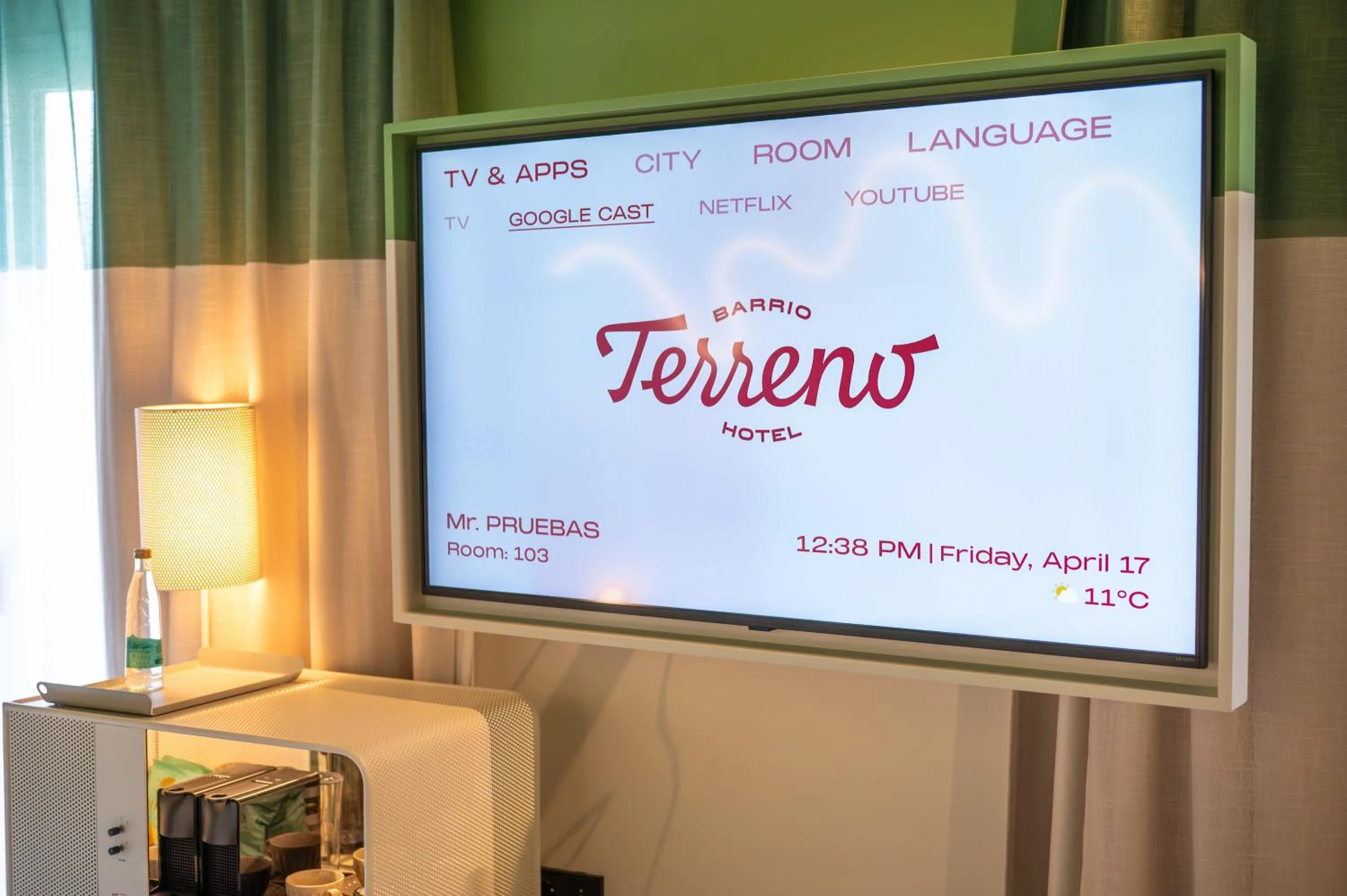 TV and multimedia in Terreno Barrio Hotel