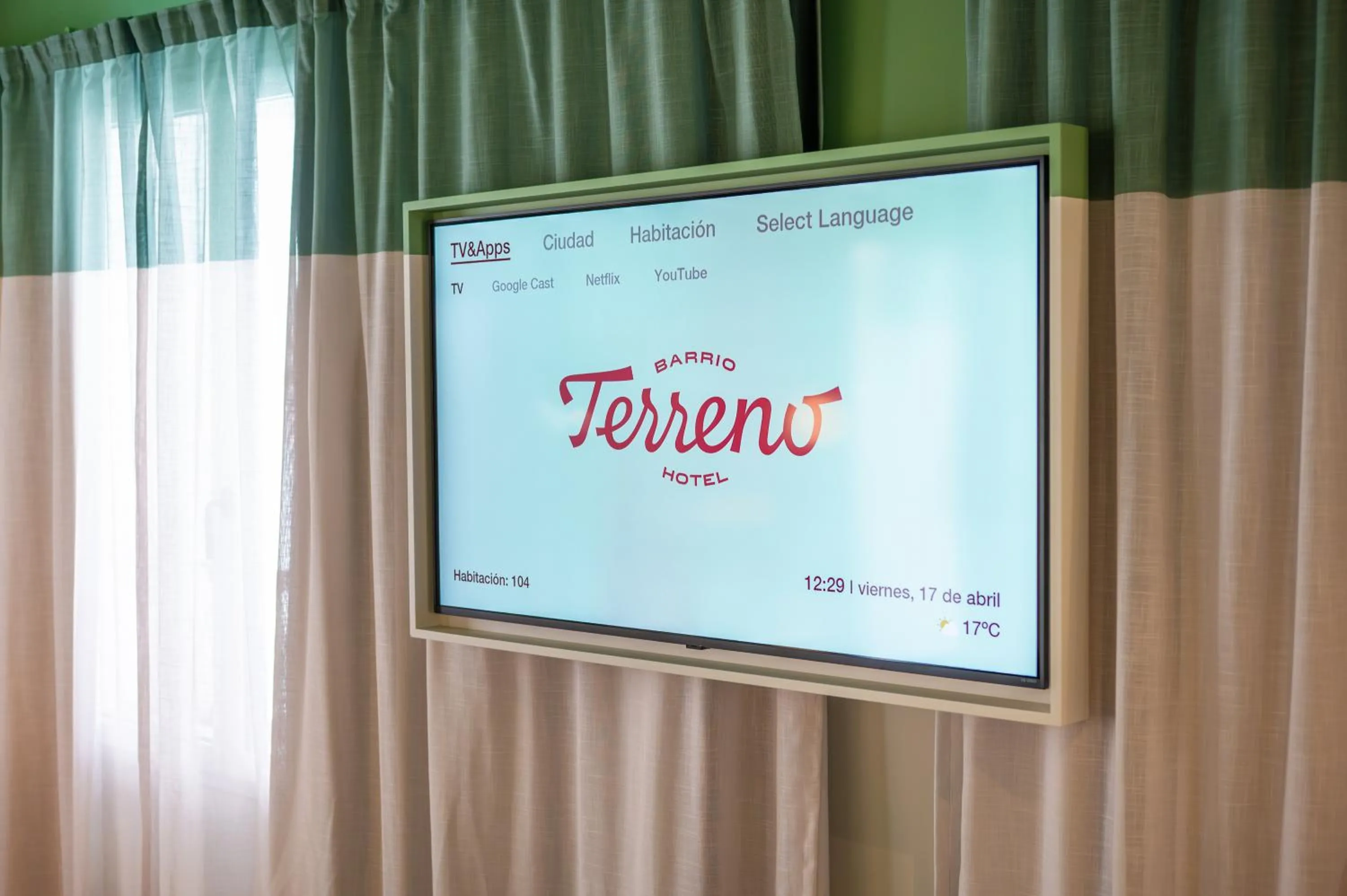 Communal lounge/ TV room in Terreno Barrio Hotel