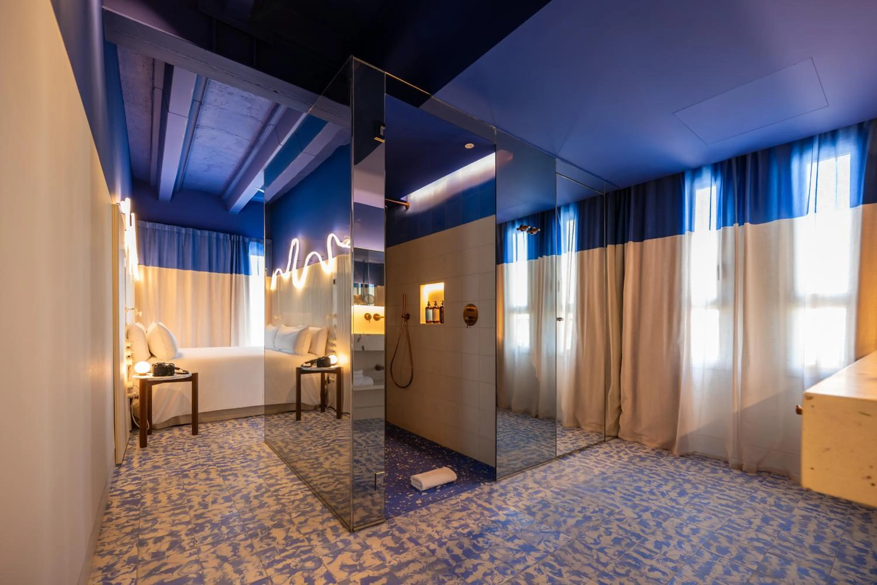 Photo of the whole room, Bed in Terreno Barrio Hotel