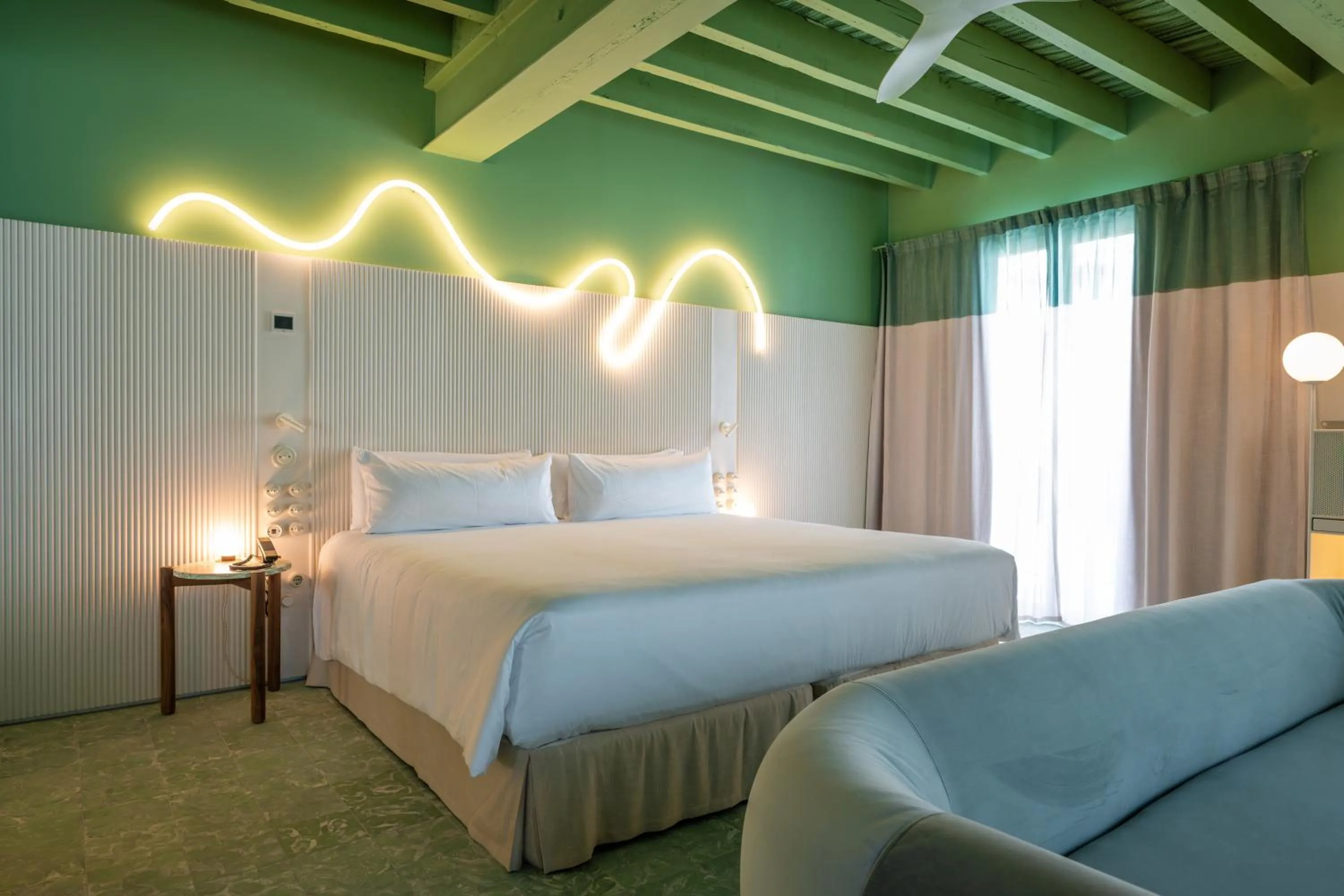Photo of the whole room, Bed in Terreno Barrio Hotel
