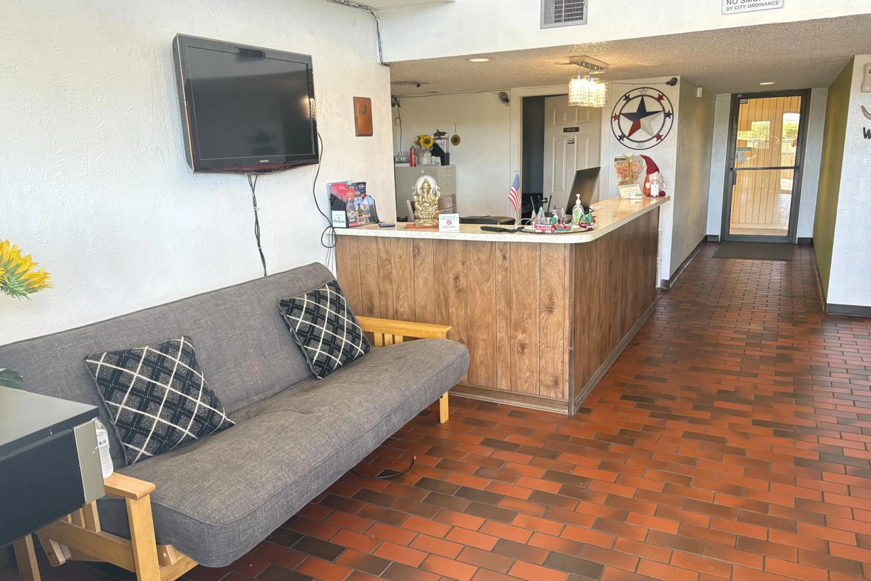 Lobby or reception in Chaparral Motel Victoria TX, Hwy 59