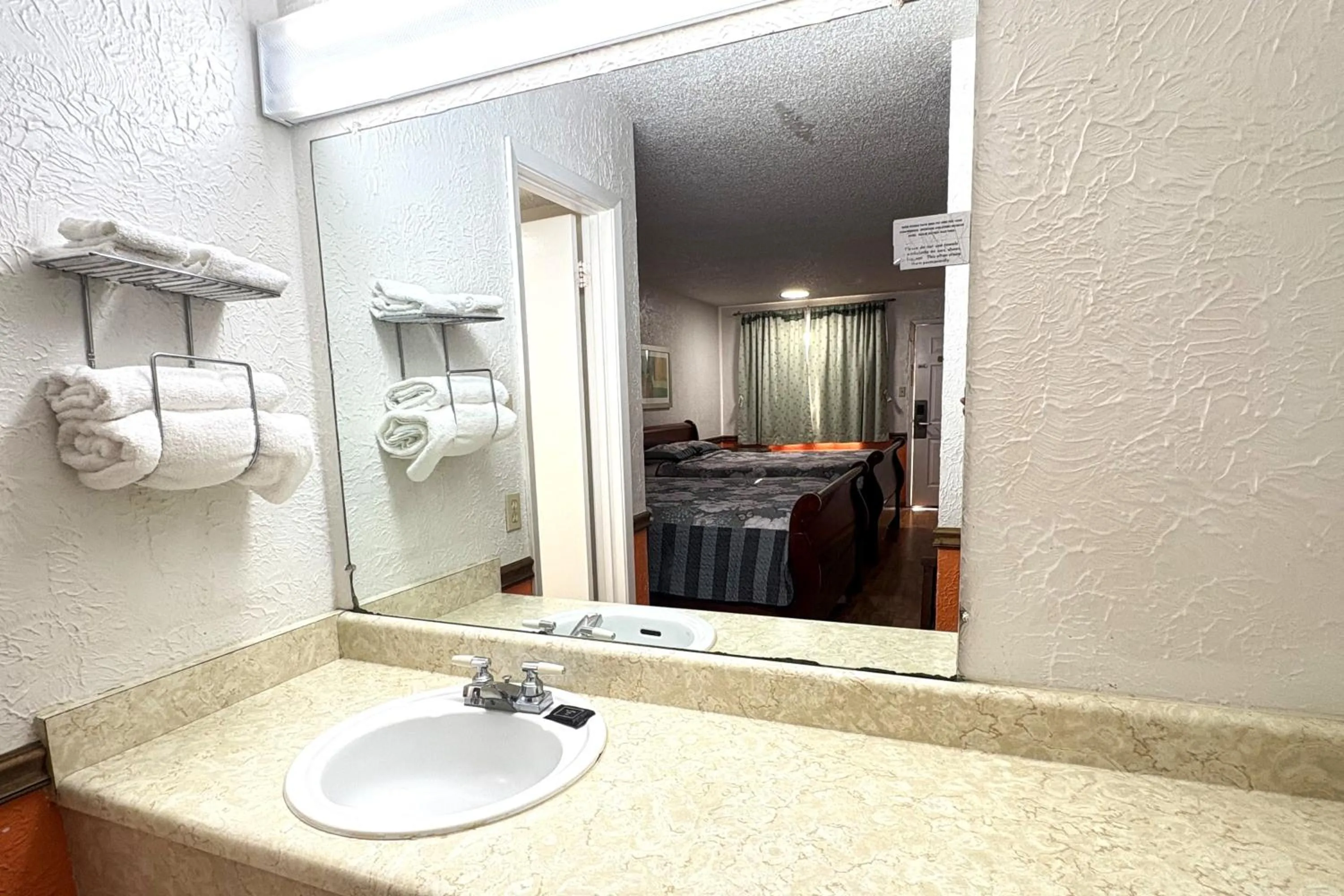 Bathroom in Chaparral Motel Victoria TX, Hwy 59