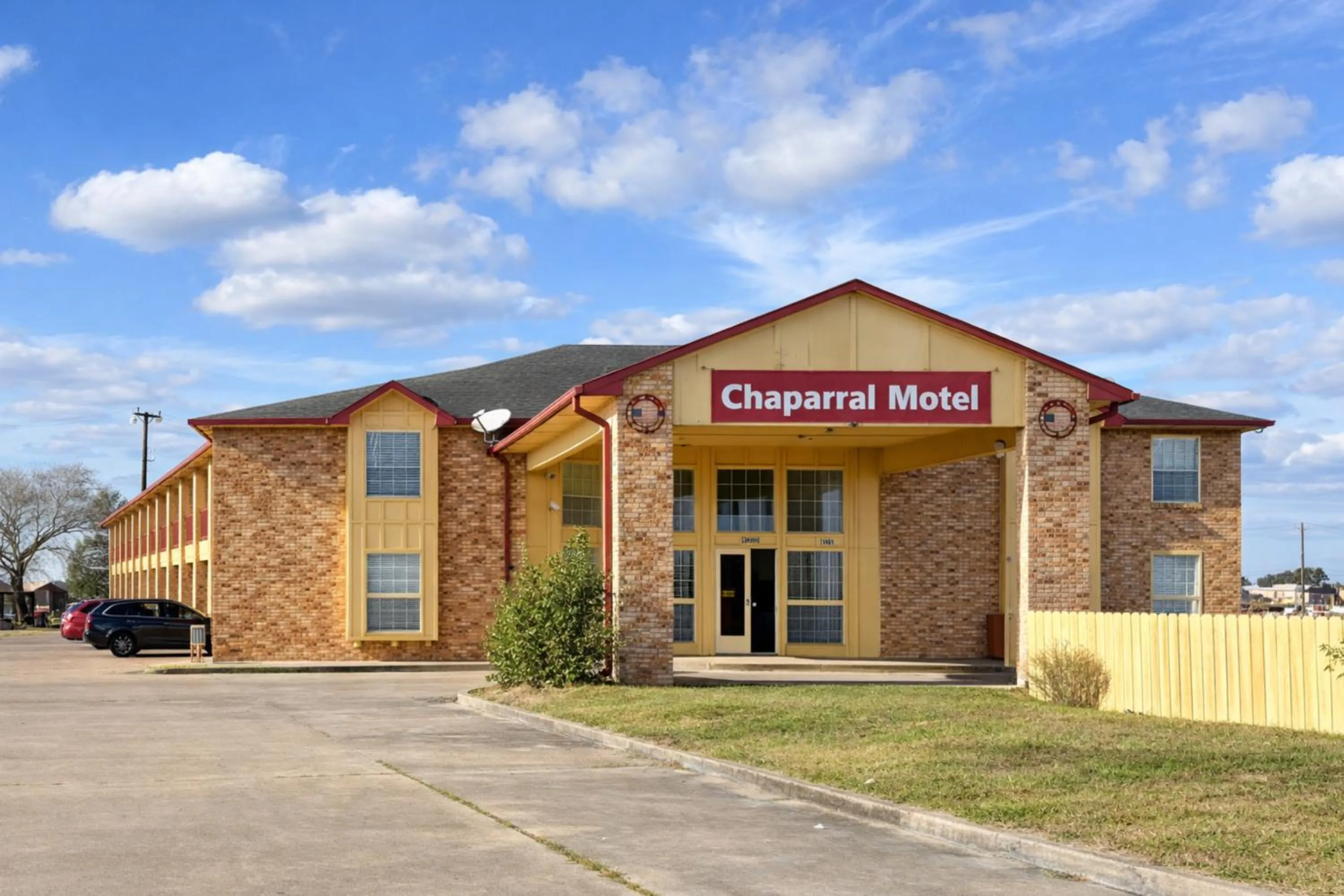 Property building in Chaparral Motel Victoria TX, Hwy 59