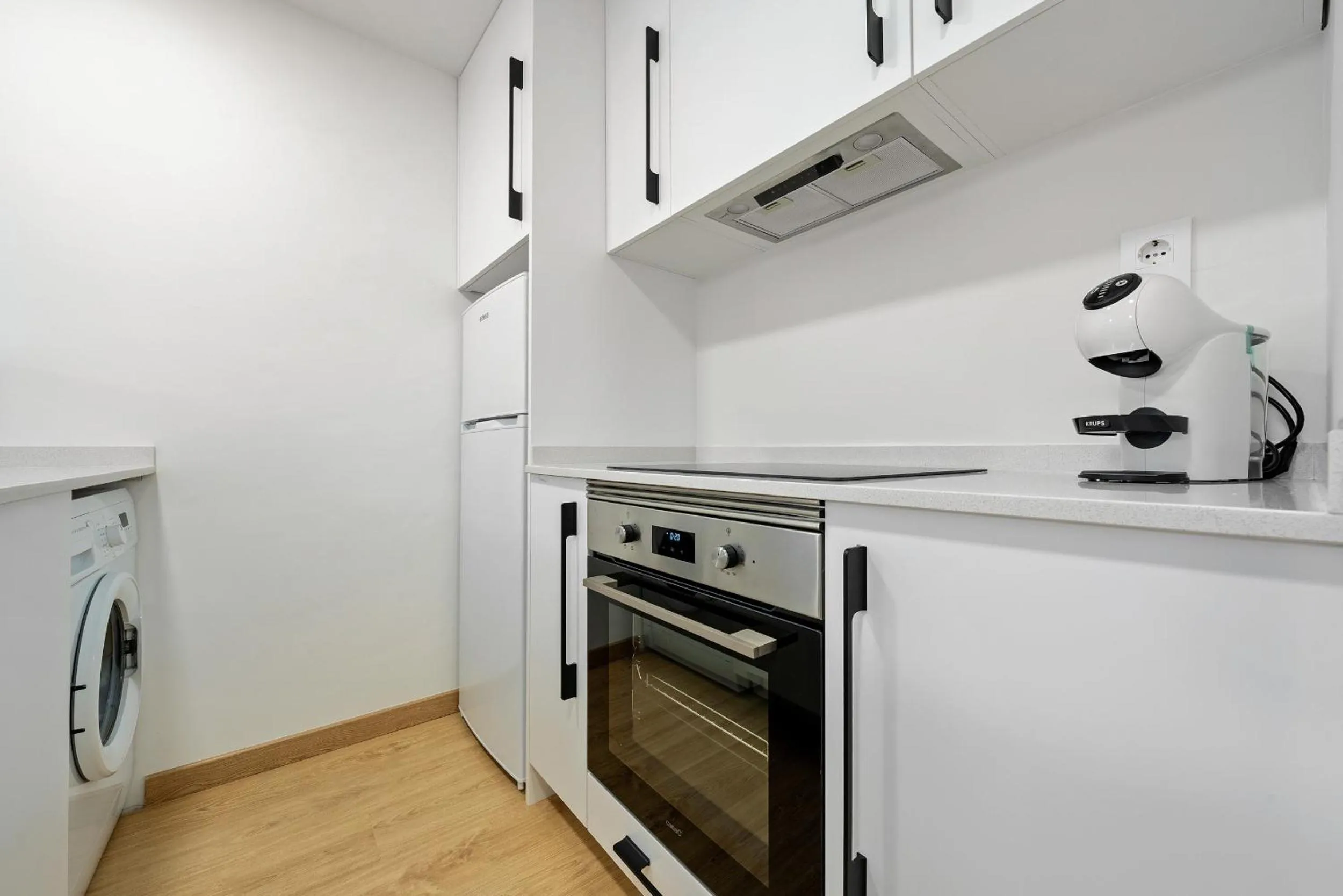 Kitchen or kitchenette in AQUAMARINA II Apartments
