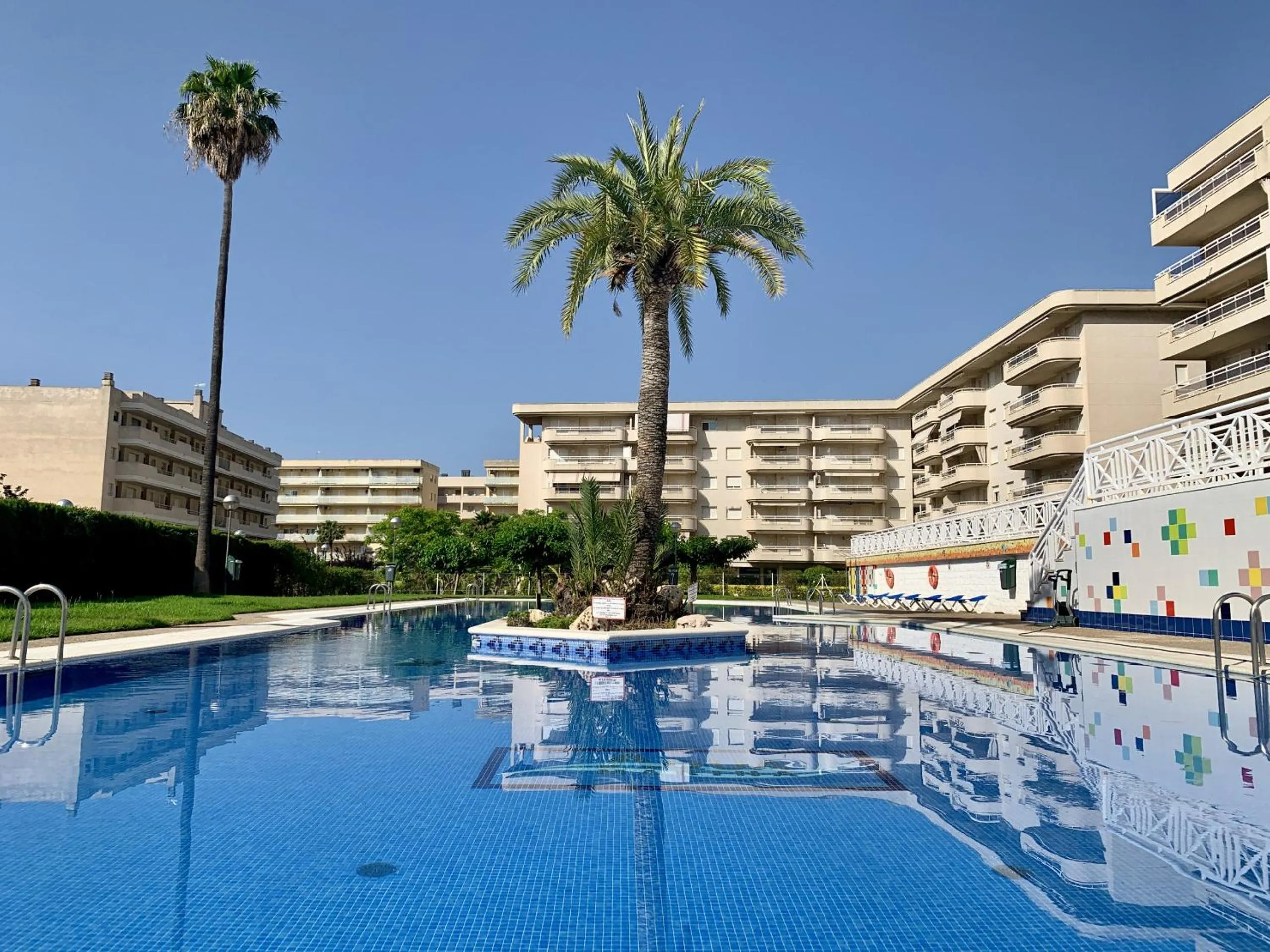 Swimming pool in AQUAMARINA II Apartments