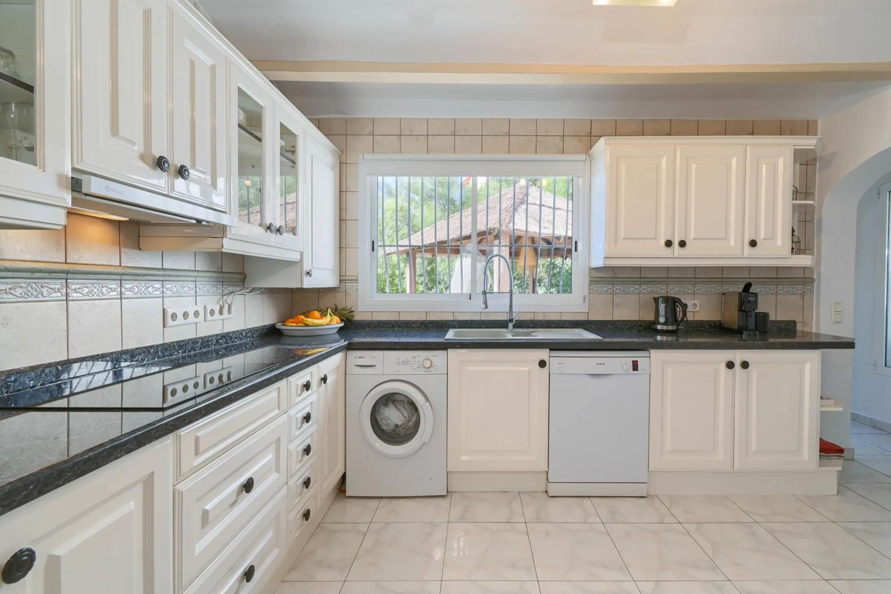 Kitchen or kitchenette in Casa Nana by Aguilarent