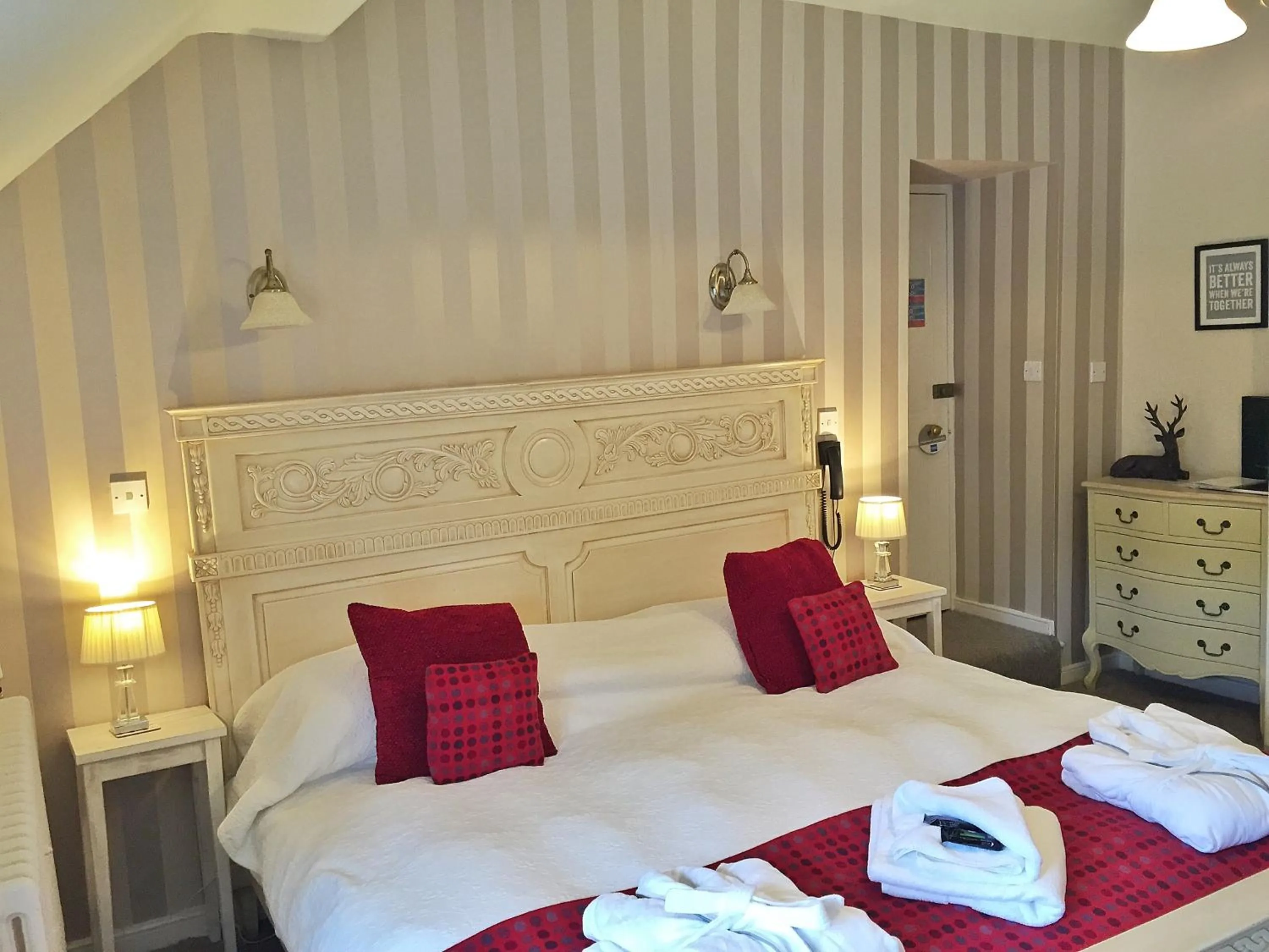 Bed in The Hand at Llanarmon