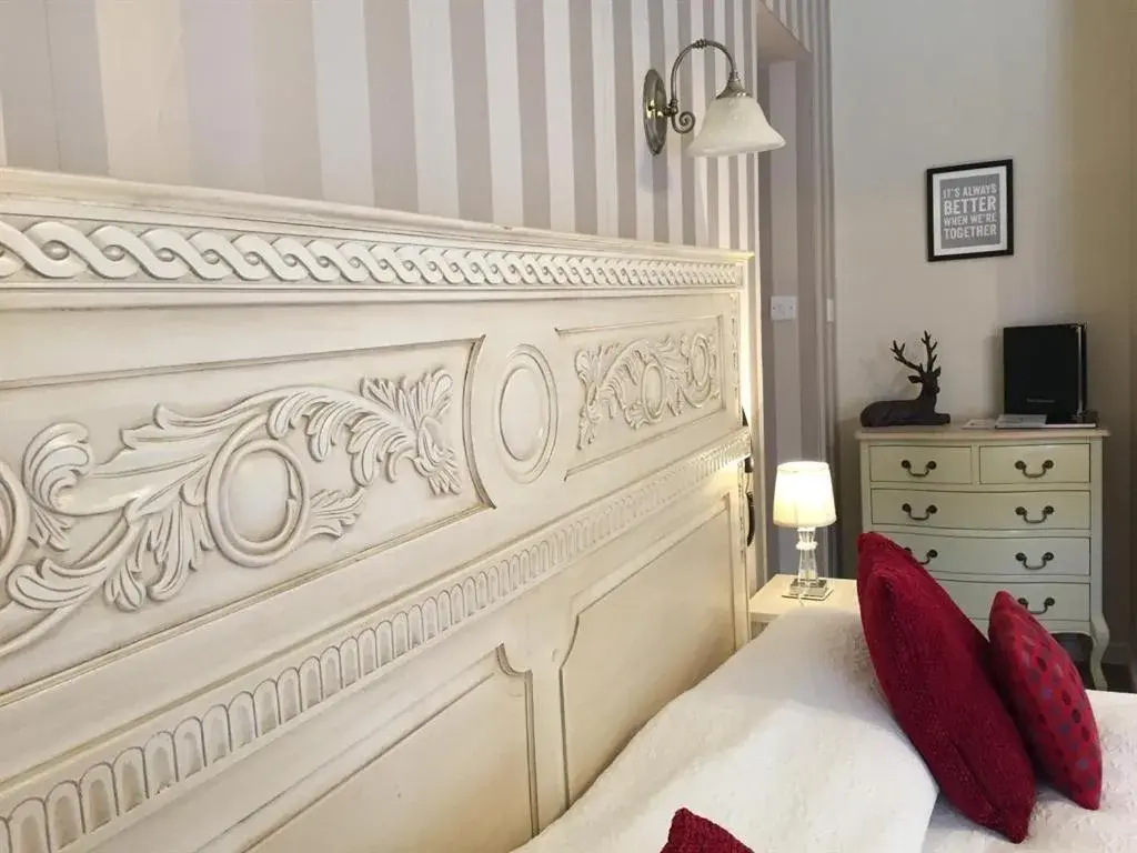 Bedroom, Bed in The Hand at Llanarmon Bedroom, Bed in The Hand at Llanarmon