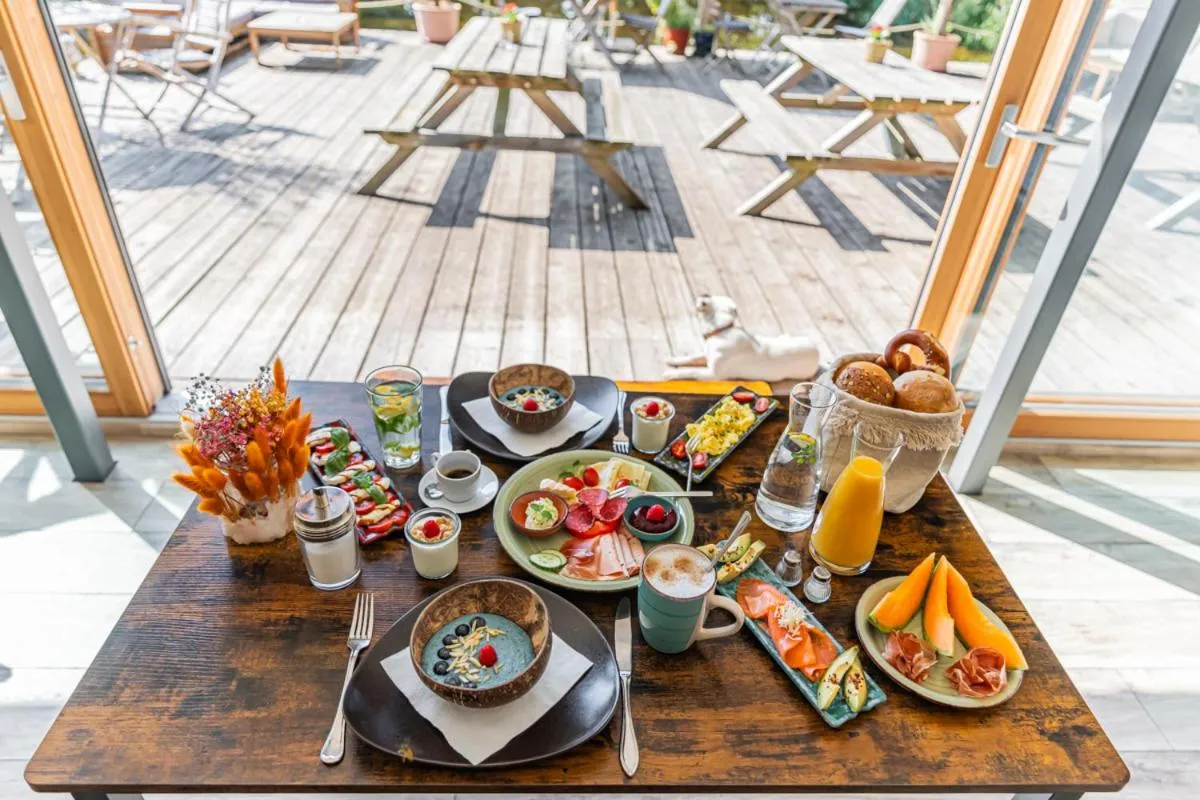 Breakfast in Baumhaushotel Oberbayern