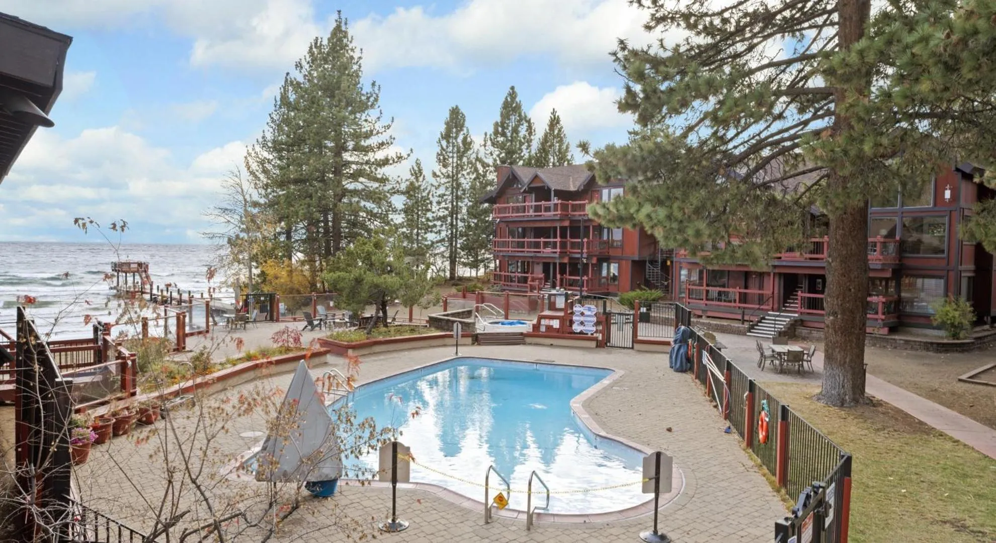 Property building in Tahoe Edgelake Beach Club