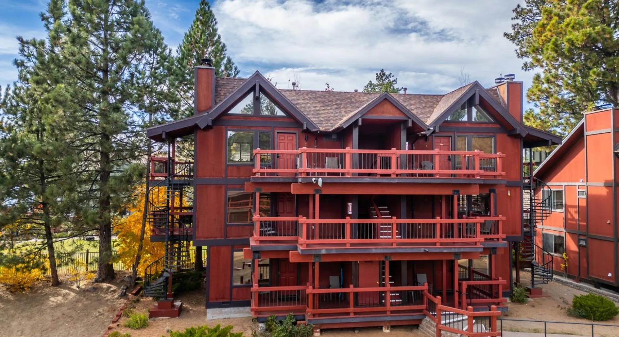 Property building in Tahoe Edgelake Beach Club