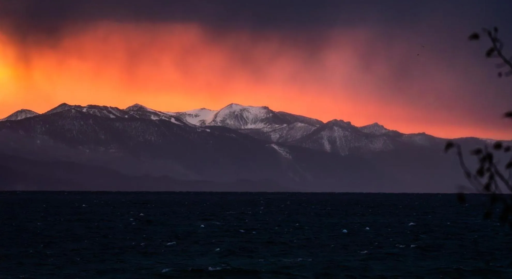 Mountain view in Tahoe Edgelake Beach Club