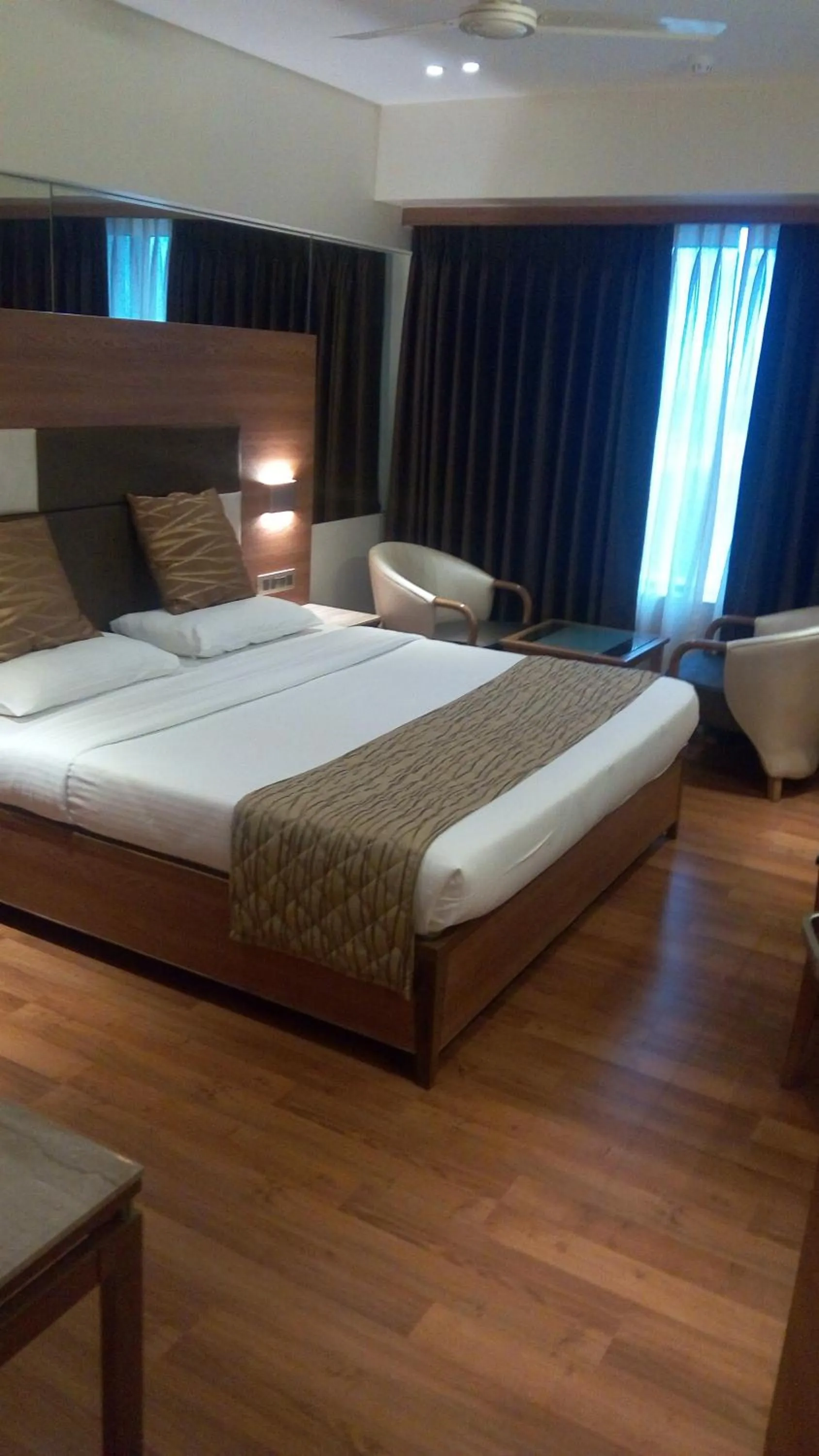 Bedroom, Bed in The Royal Orchid Hotel, Chembur