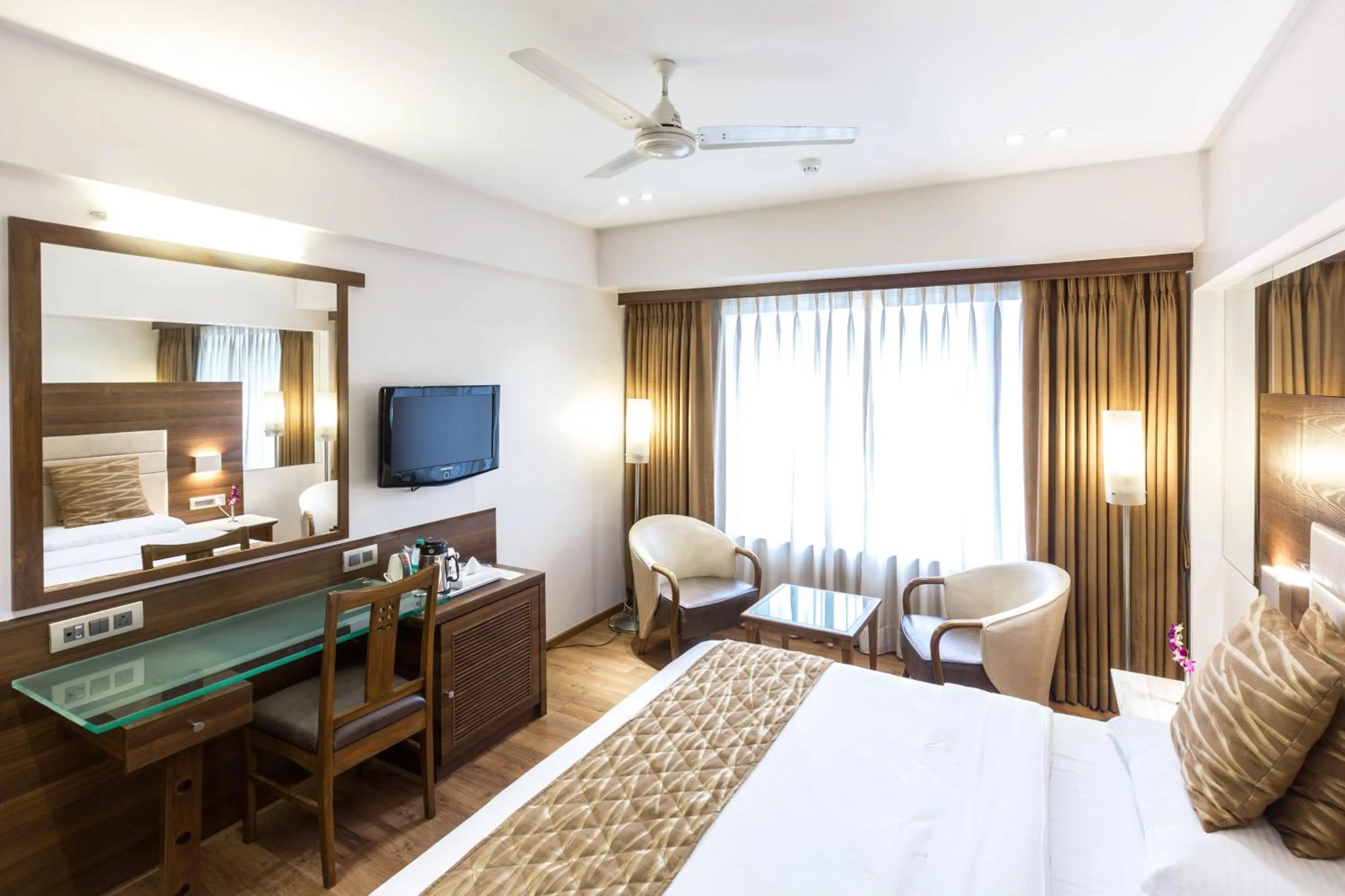 Bedroom, Bed in The Royal Orchid Hotel, Chembur